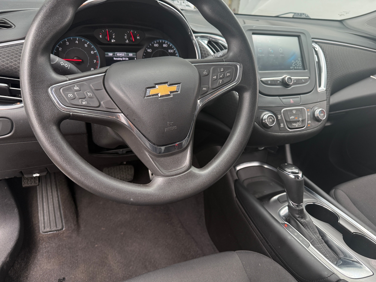 Thumbnail: 2017 Chevrolet Malibu - 3