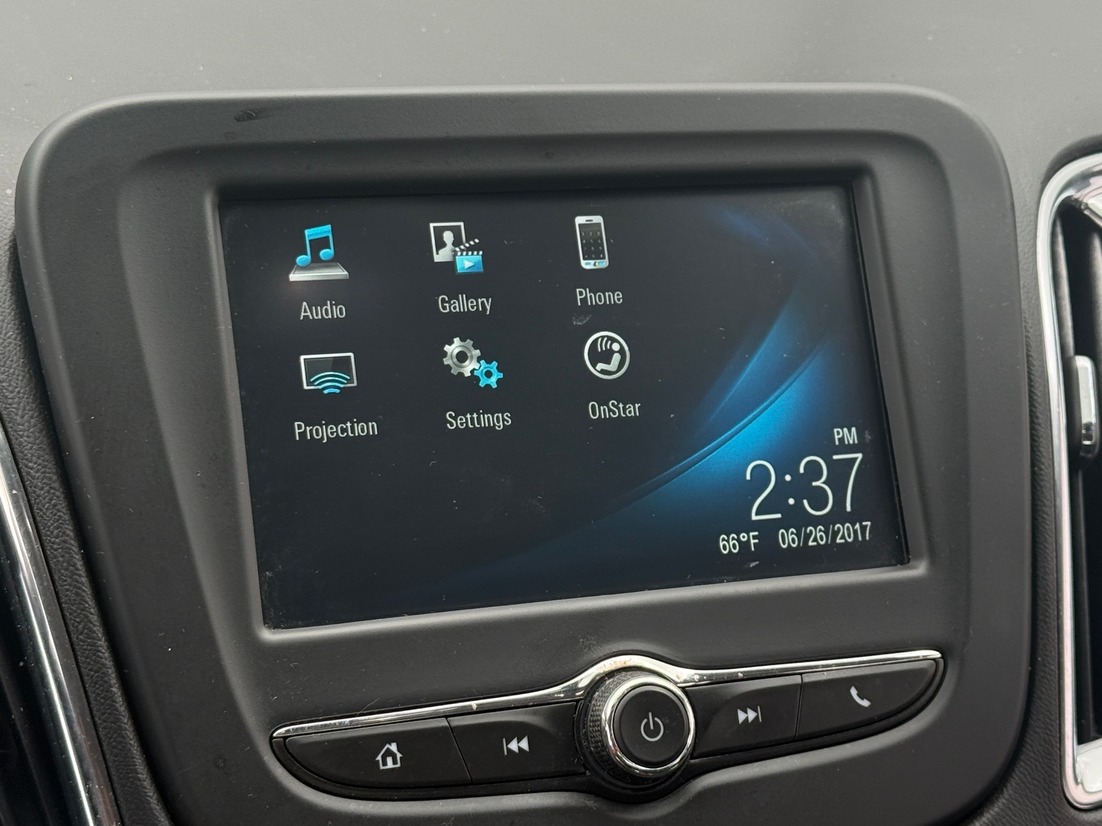 Thumbnail: 2017 Chevrolet Malibu - 4