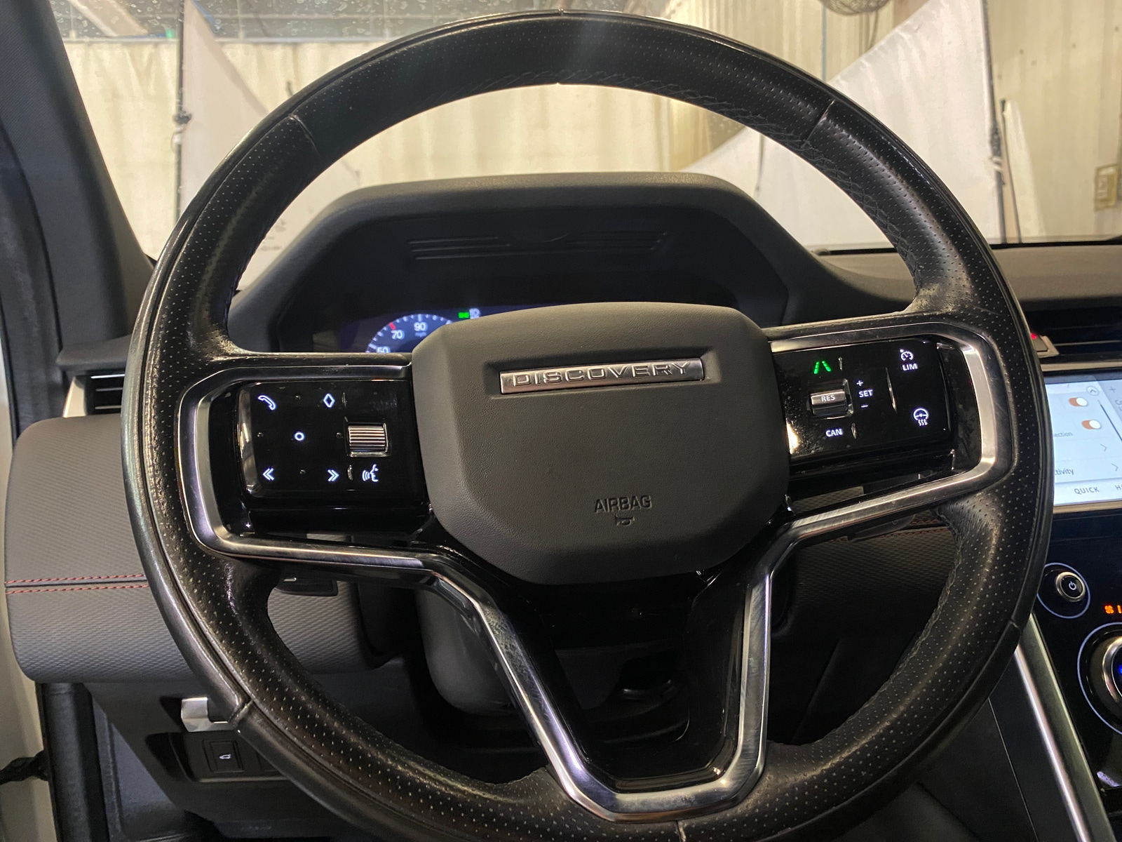 Thumbnail: 2021 Land Rover Discovery Sport - 4