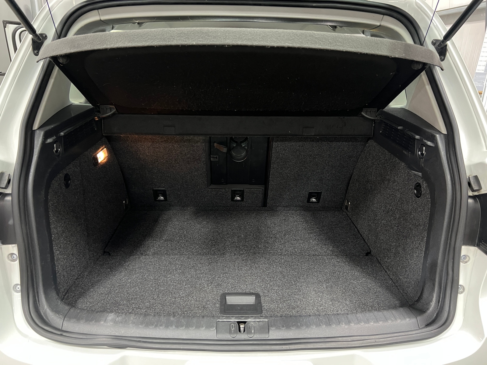 Thumbnail: 2015 Volkswagen Tiguan - 7