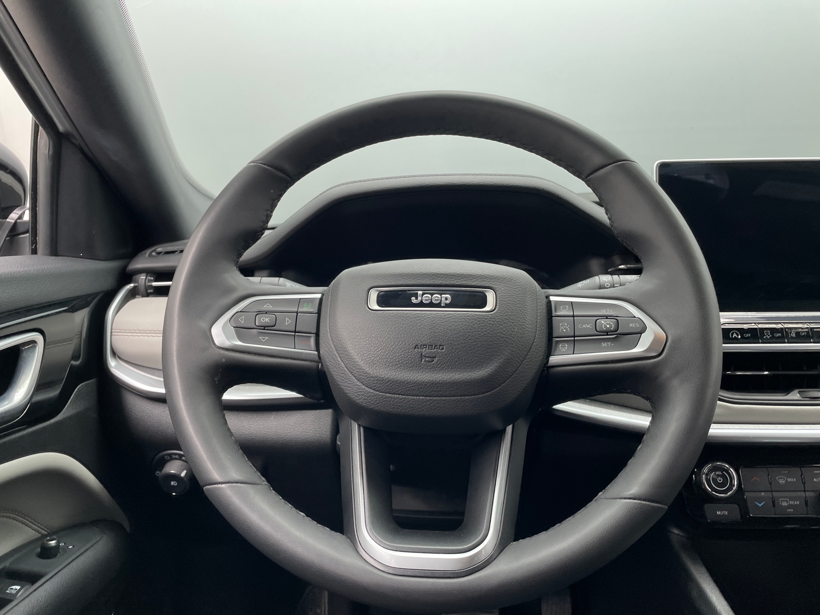 Thumbnail: 2025 Jeep Compass - 4