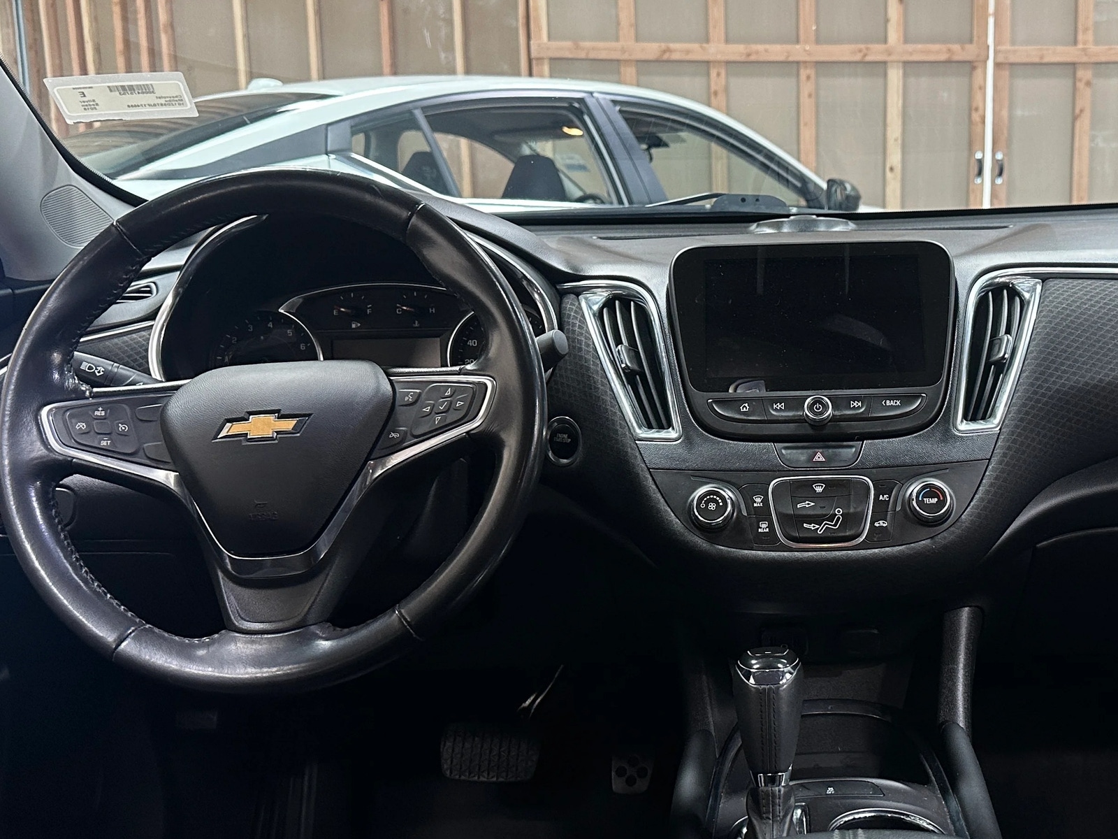 Thumbnail: 2018 Chevrolet Malibu - 3