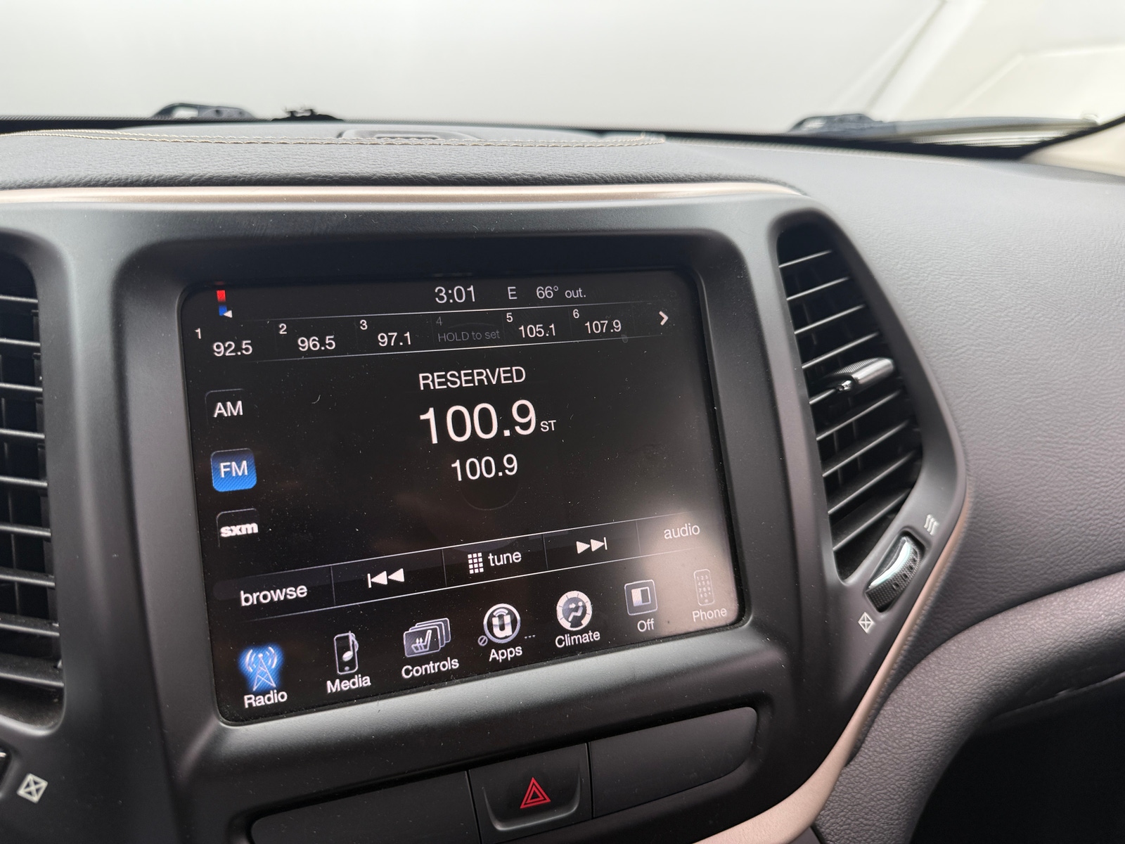 Thumbnail: 2016 Jeep Cherokee - 4