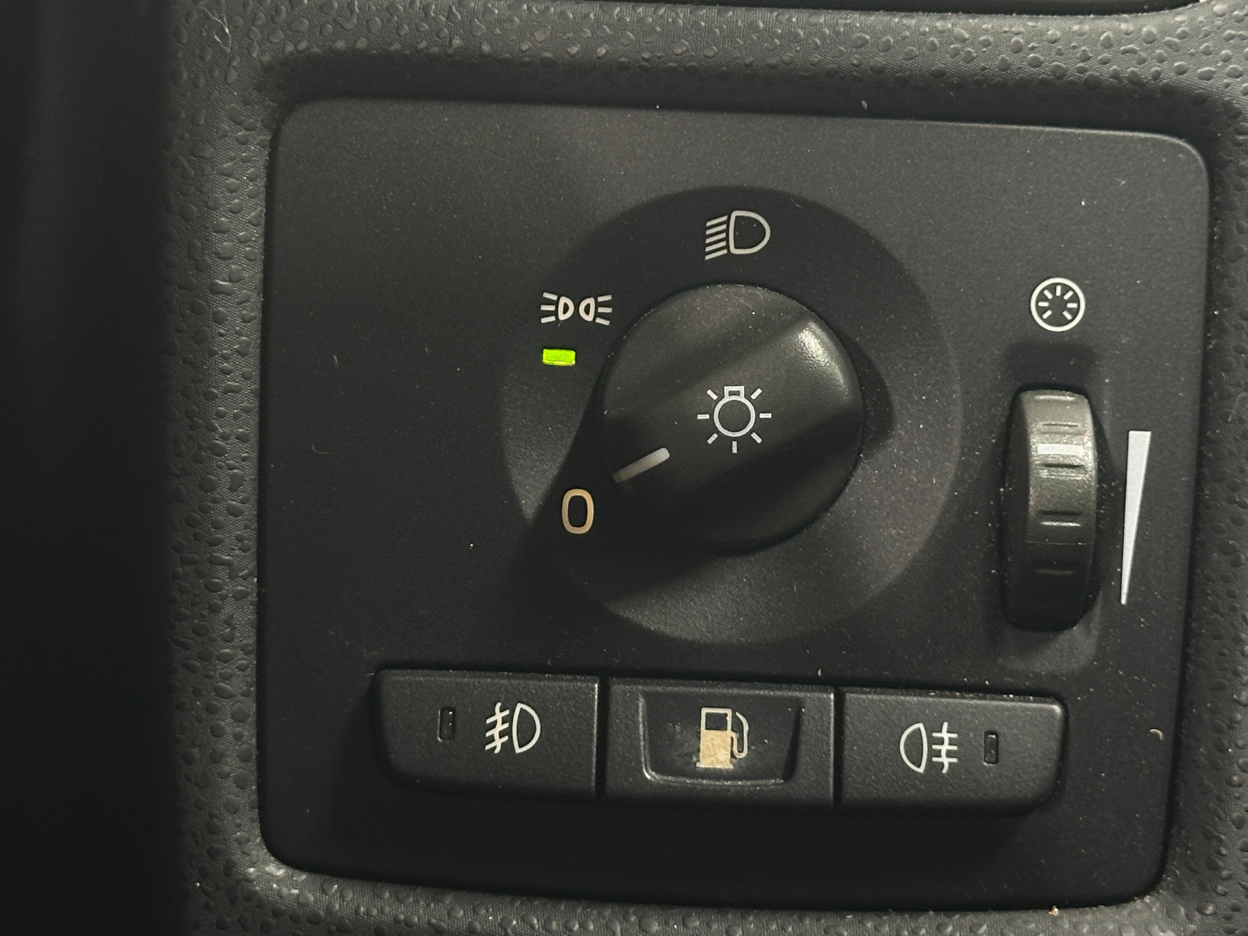 Used 2011 Volvo S40 T5 with VIN YV1672MS8B2539707 for sale in South Chesterfield, VA