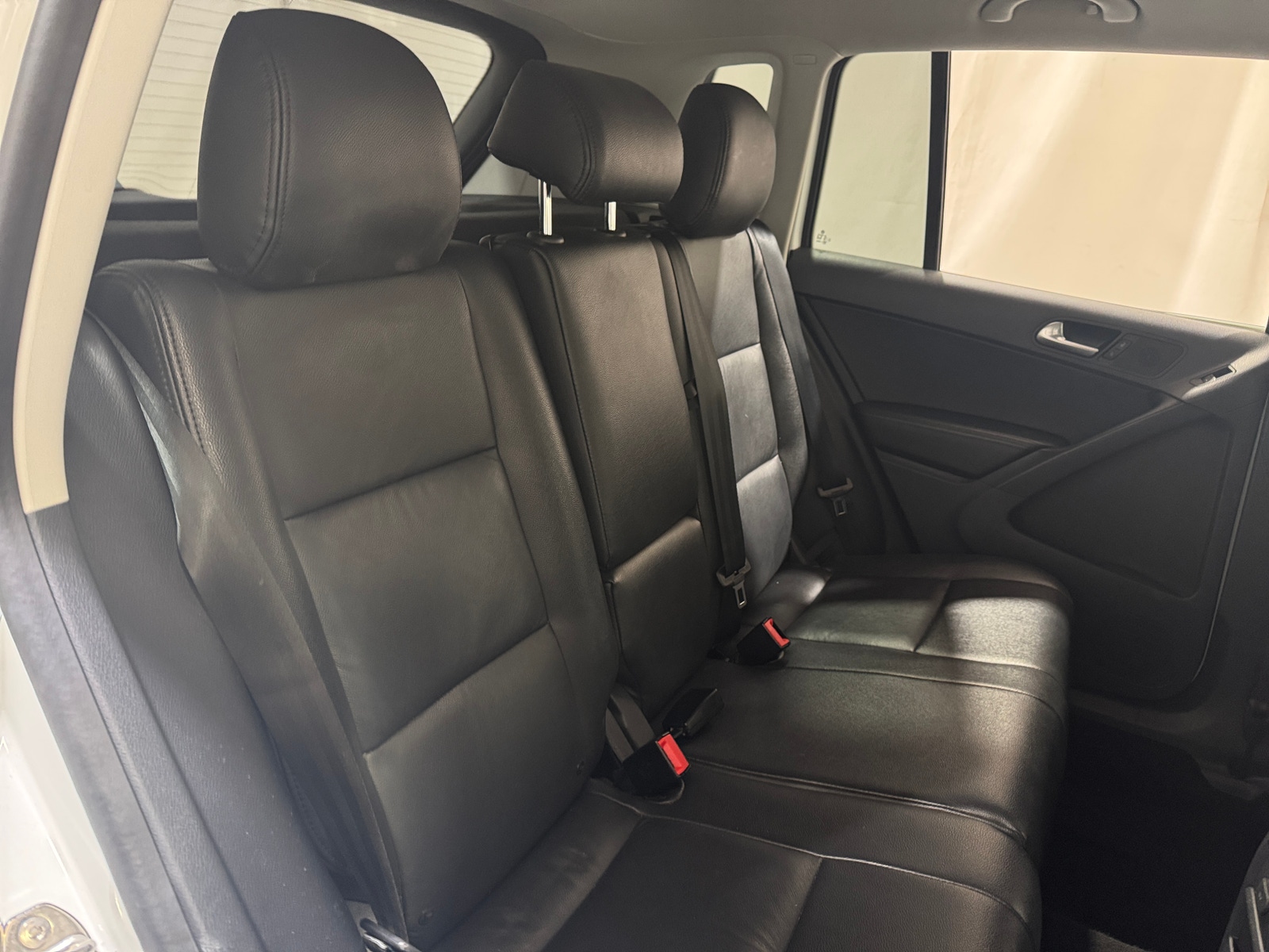 Thumbnail: 2017 Volkswagen Tiguan - 6