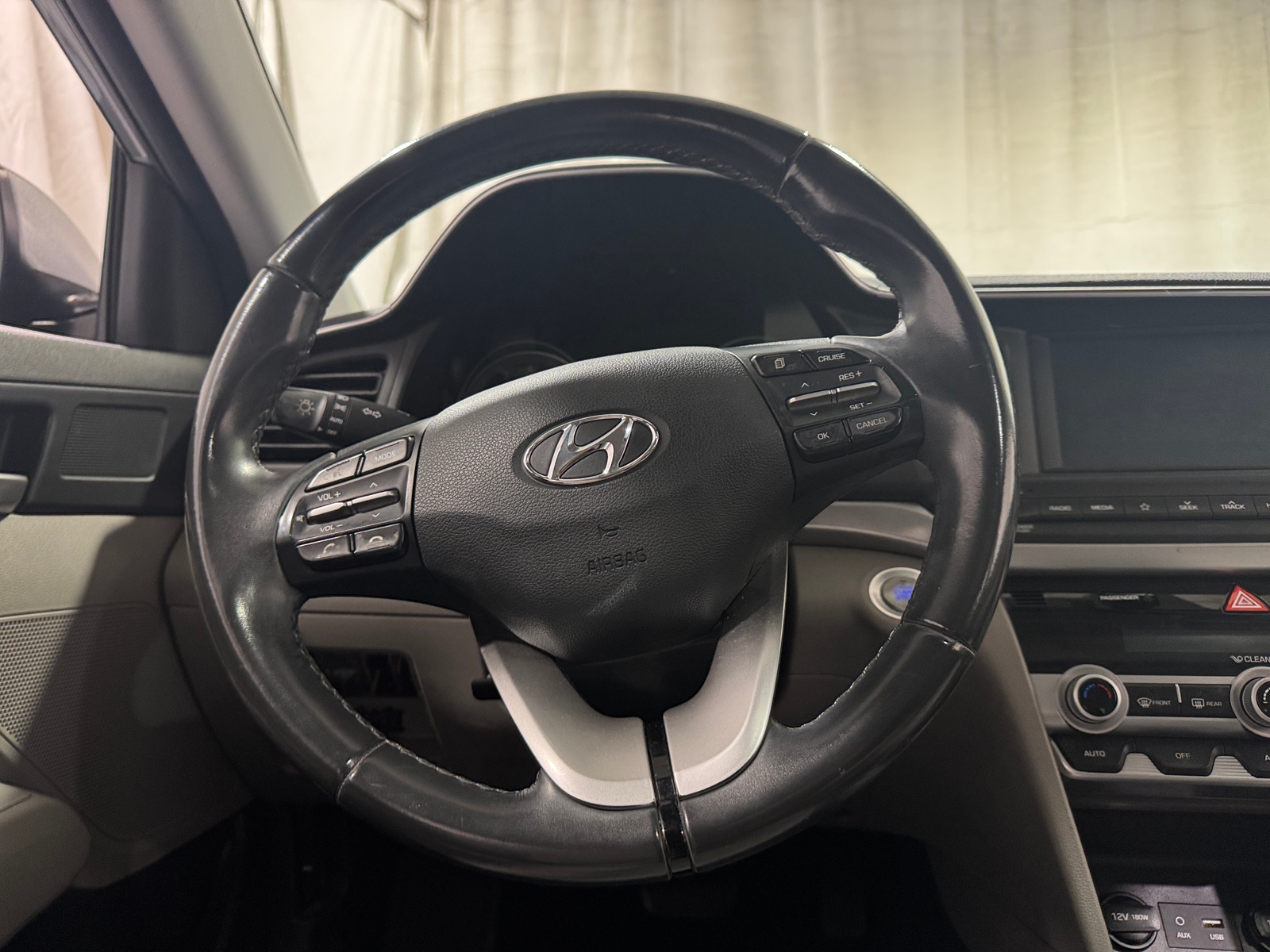 Thumbnail: 2019 Hyundai Elantra - 5