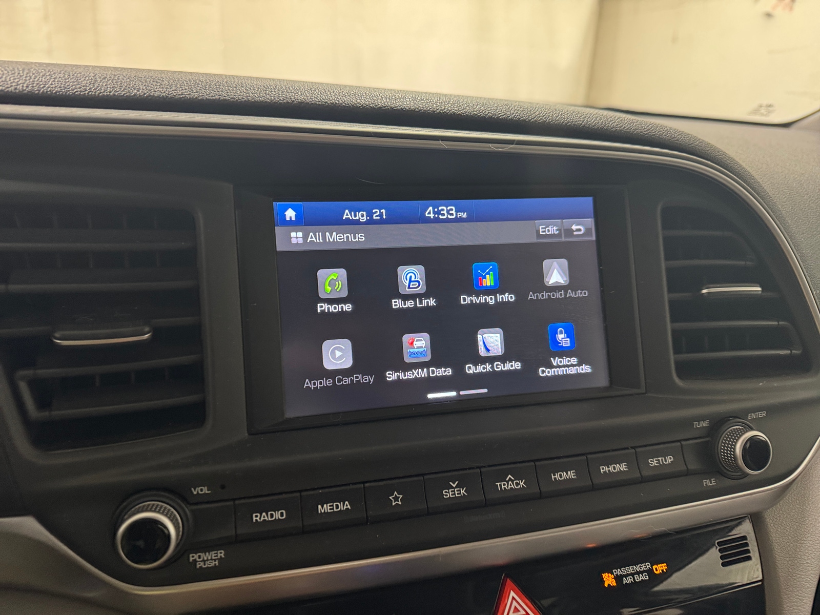 Thumbnail: 2019 Hyundai Elantra - 4