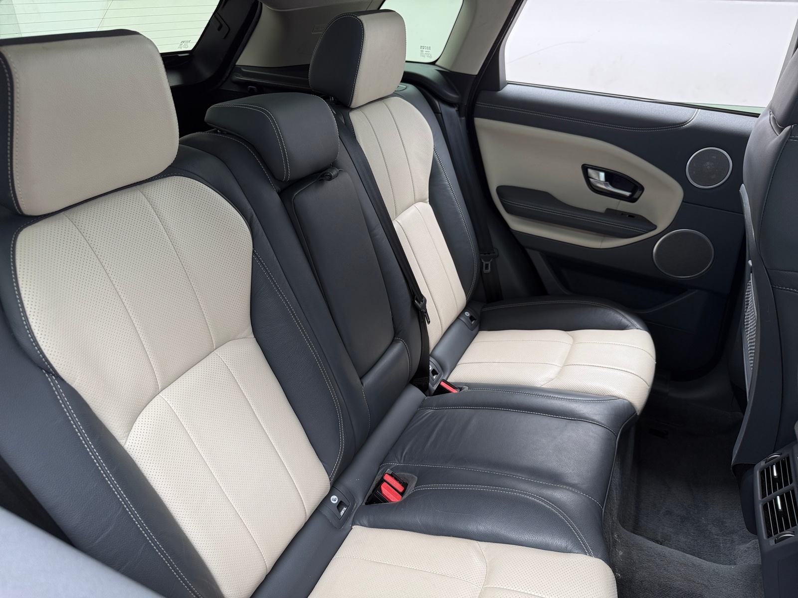 Thumbnail: 2017 Land Rover Range Rover Evoque - 5