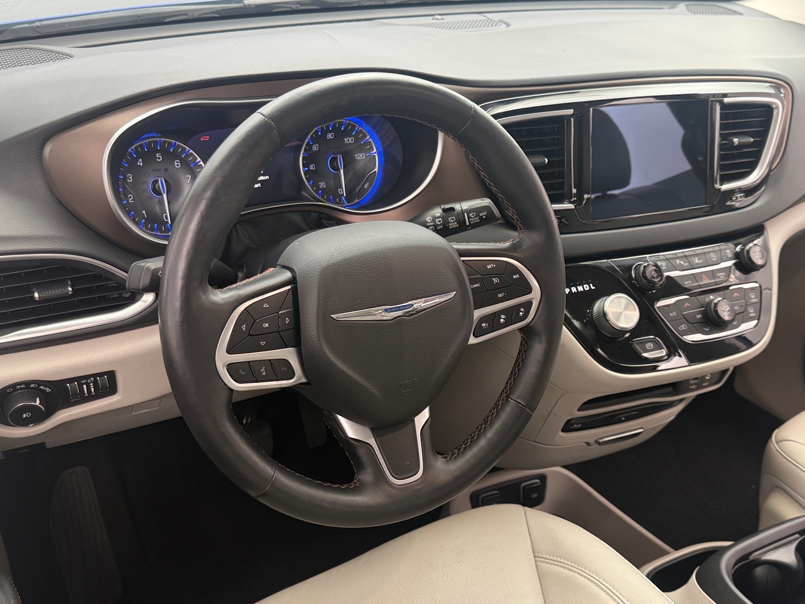Thumbnail: 2019 Chrysler Pacifica - 4
