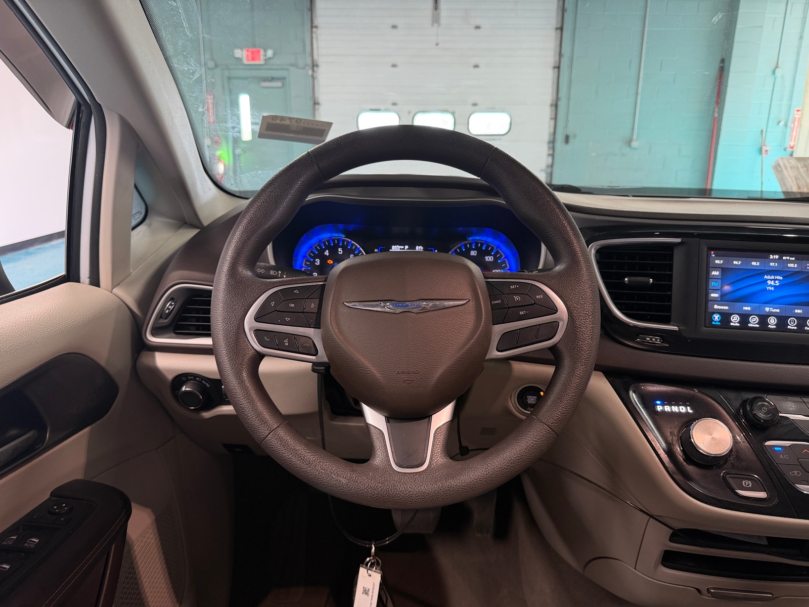 Thumbnail: 2020 Chrysler Voyager - 4