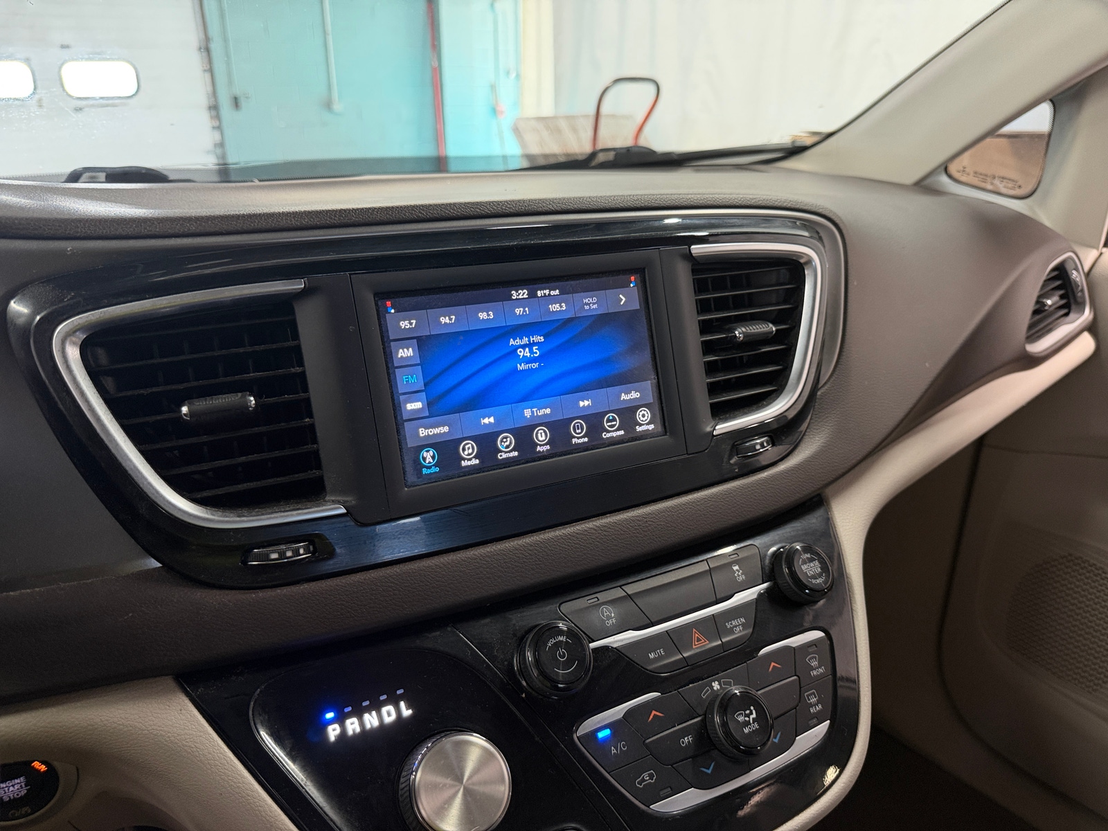 Thumbnail: 2020 Chrysler Voyager - 3