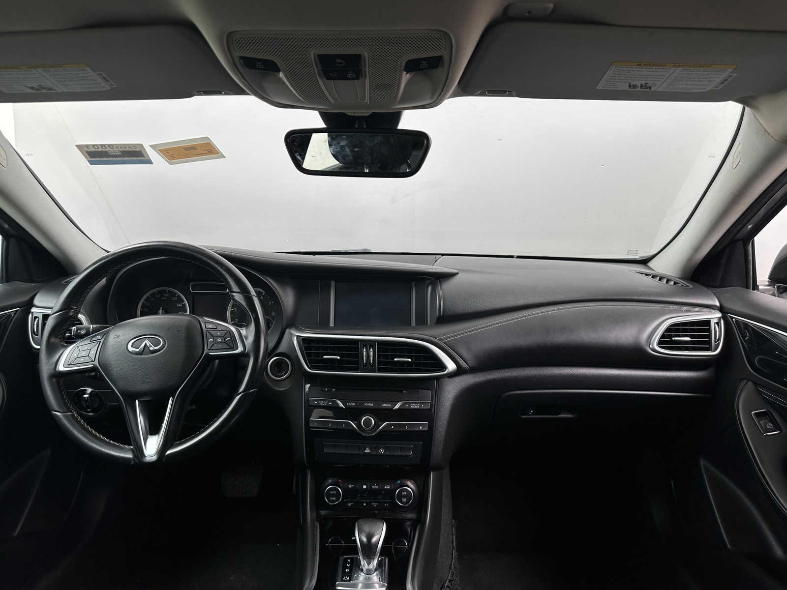 Thumbnail: 2018 INFINITI QX30 - 3