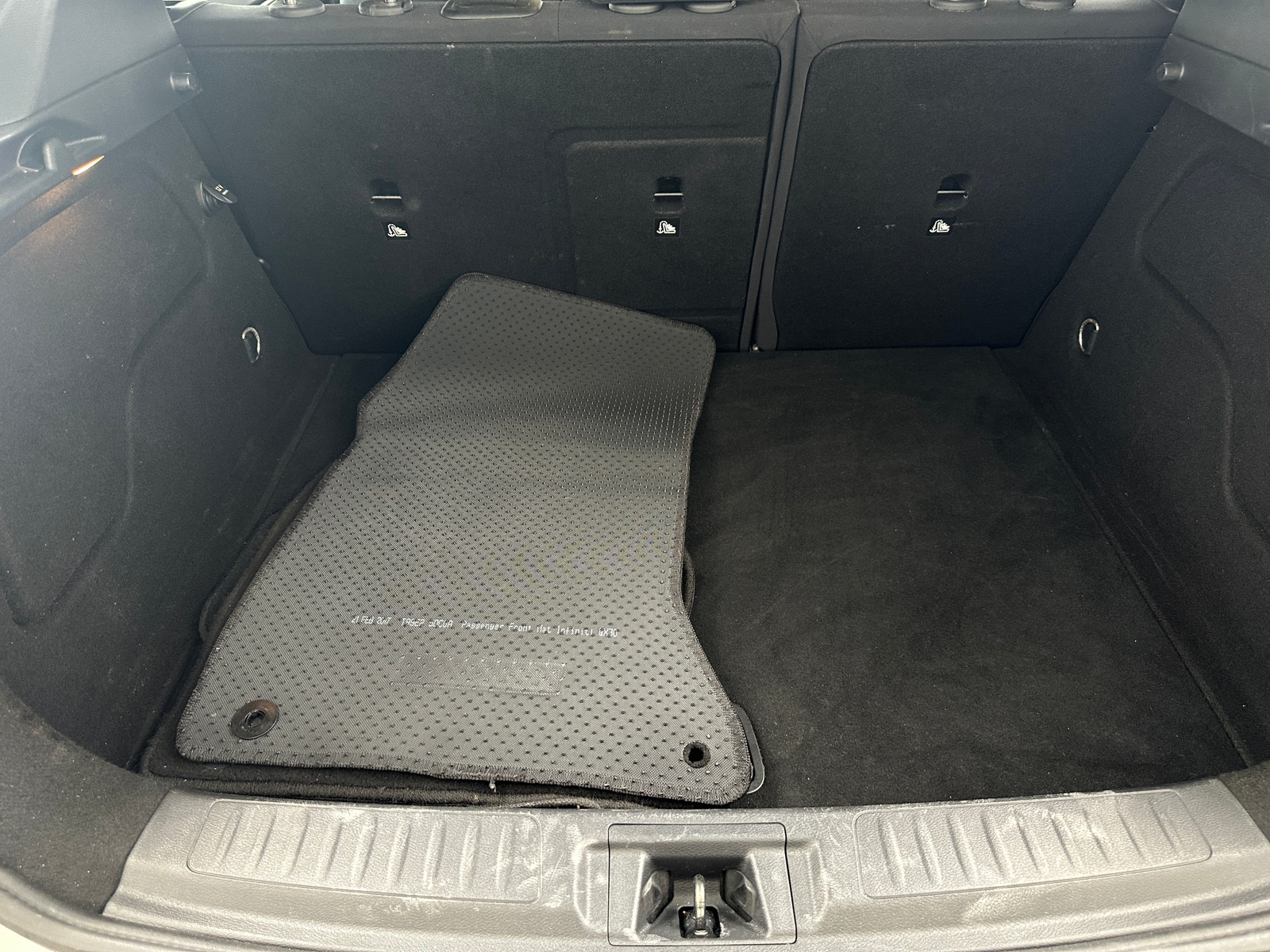 Thumbnail: 2018 INFINITI QX30 - 7