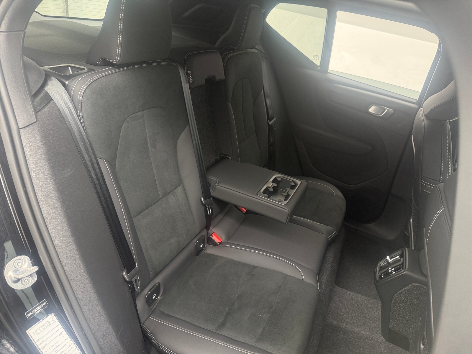 Thumbnail: 2025 Volvo XC40 - 5