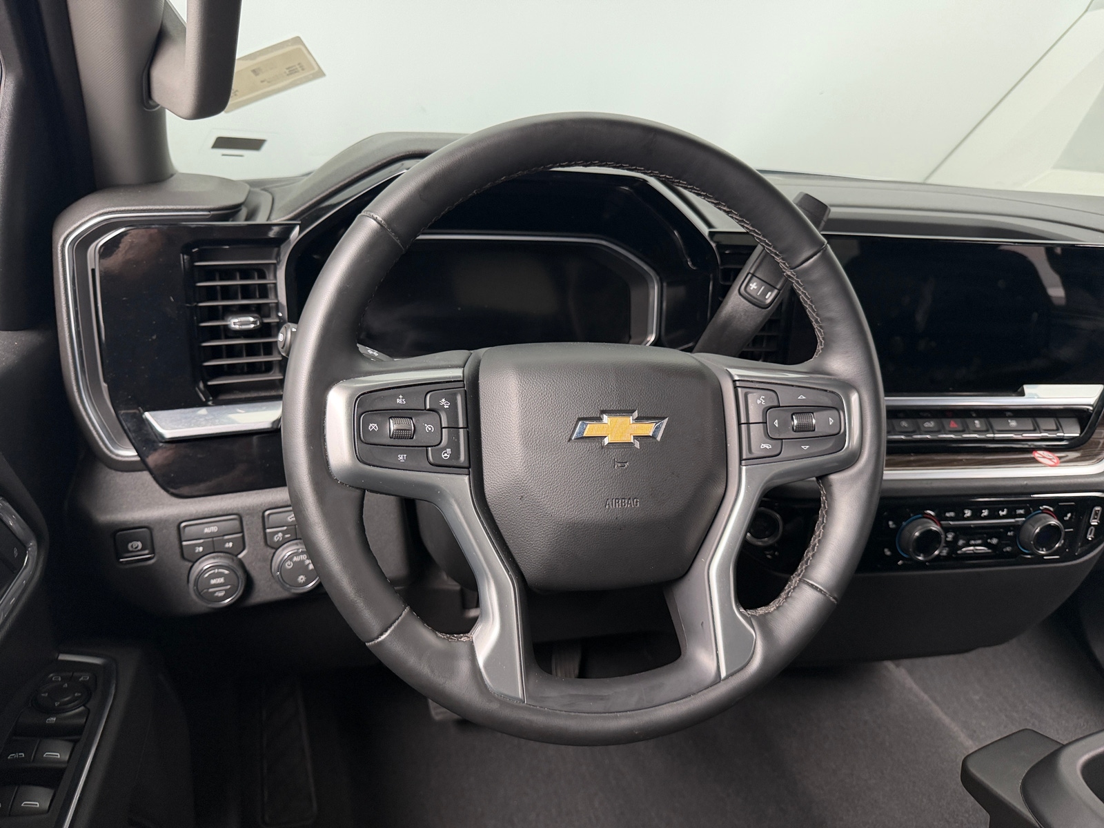 Thumbnail: 2026 Chevrolet Silverado 1500 - 5