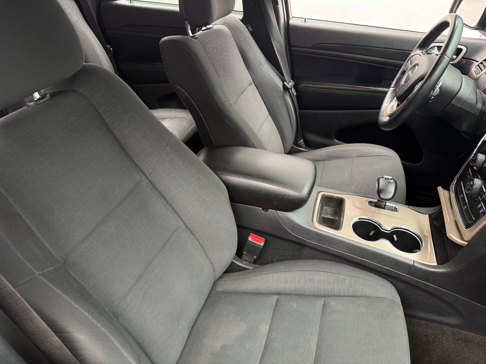 Thumbnail: 2015 Jeep Grand Cherokee - 2