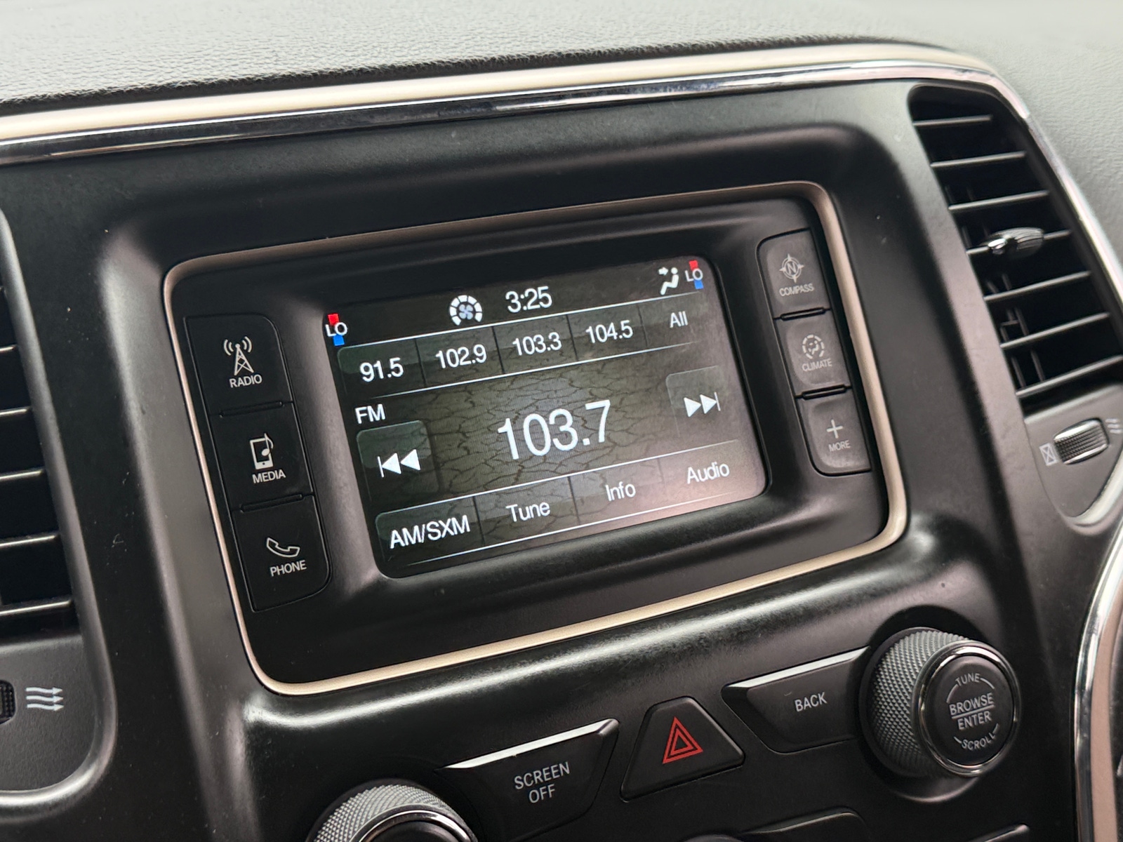Thumbnail: 2015 Jeep Grand Cherokee - 4