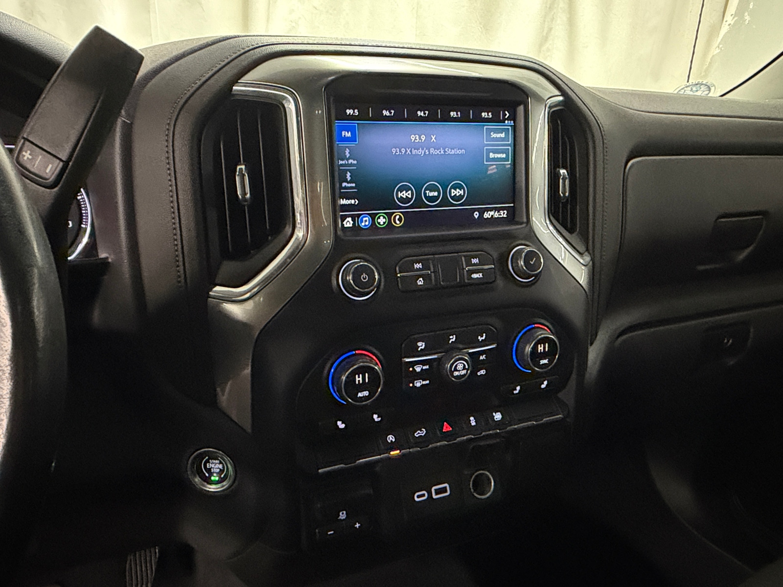 Thumbnail: 2020 Chevrolet Silverado 1500 - 4