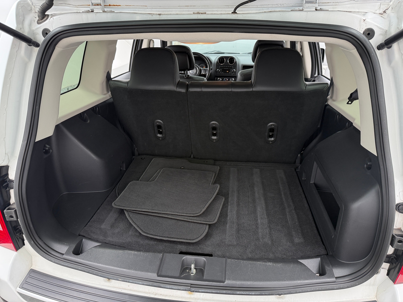 Thumbnail: 2016 Jeep Patriot - 6