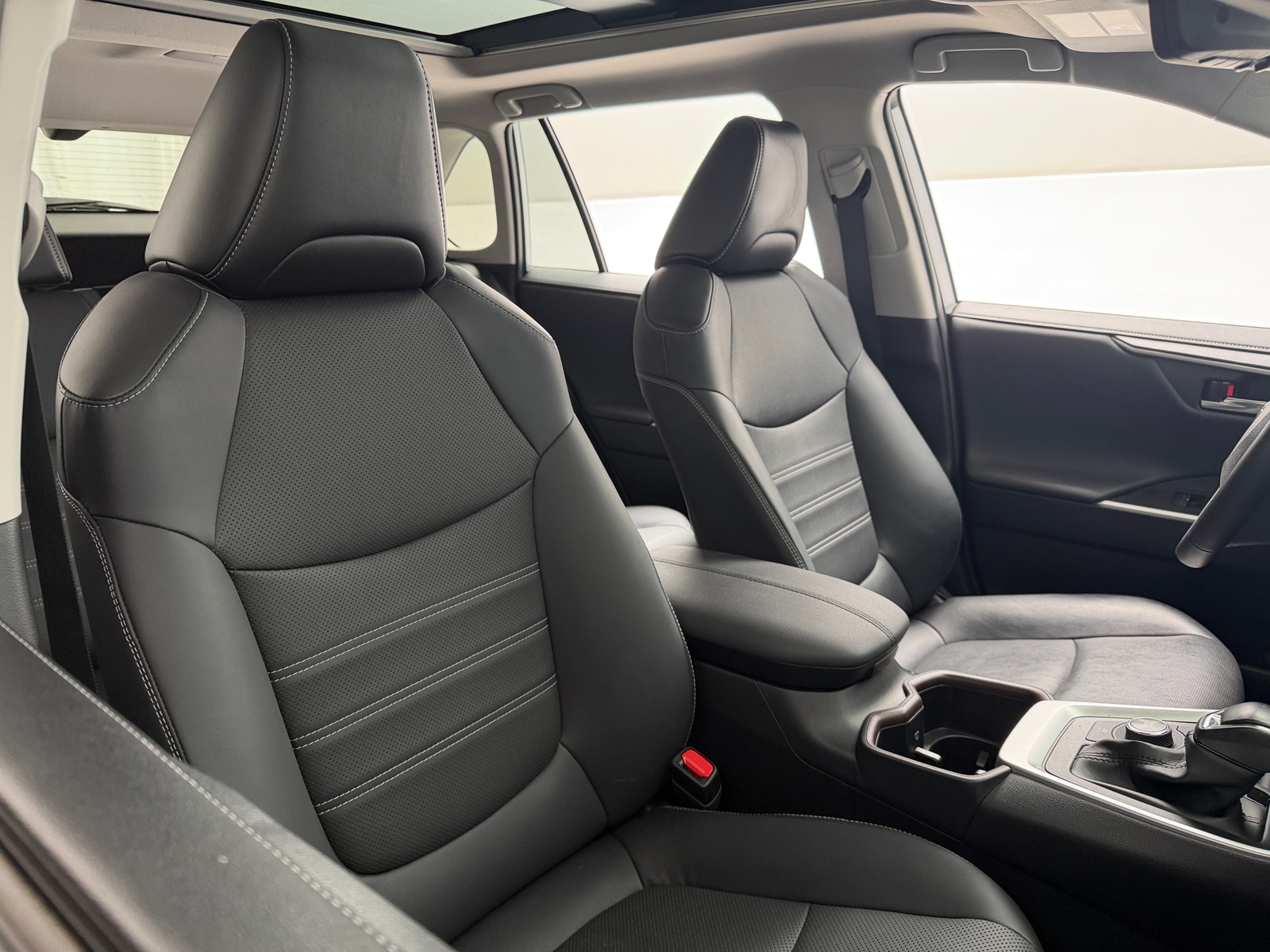 Thumbnail: 2022 Toyota RAV4 - 2