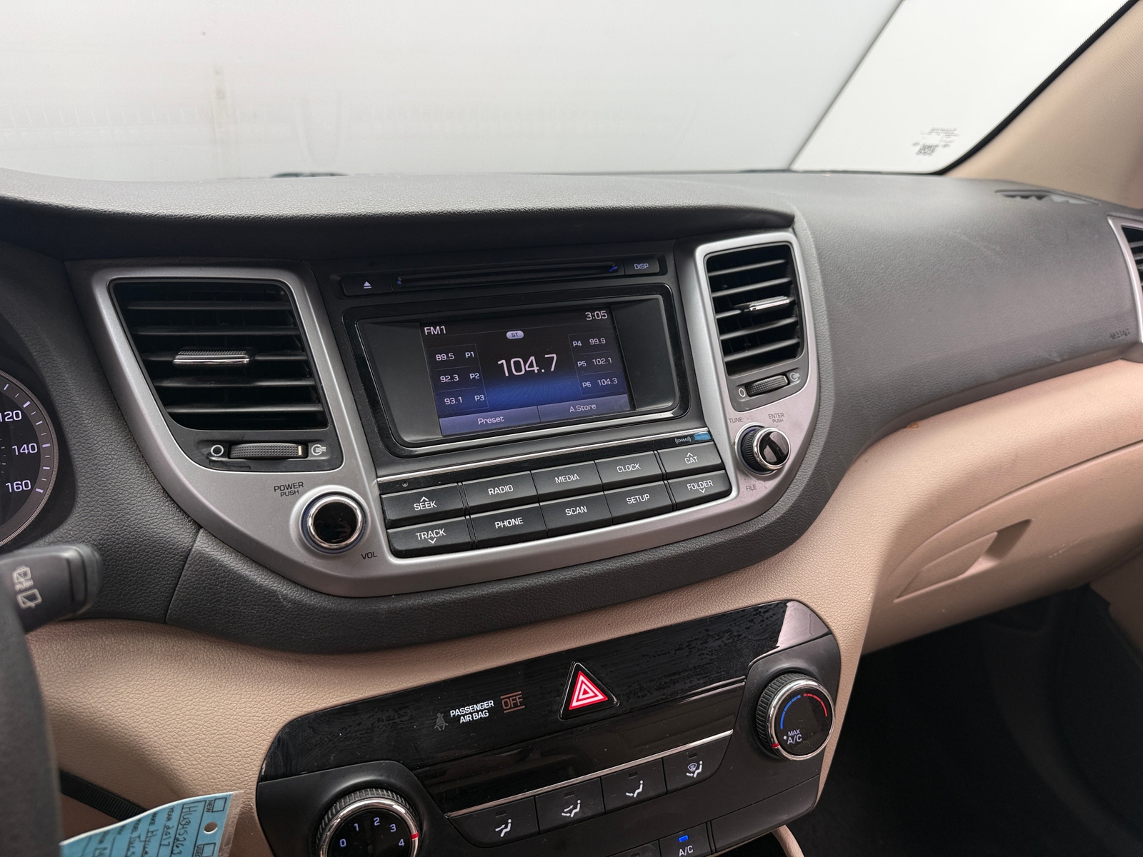 Thumbnail: 2017 Hyundai Tucson - 4