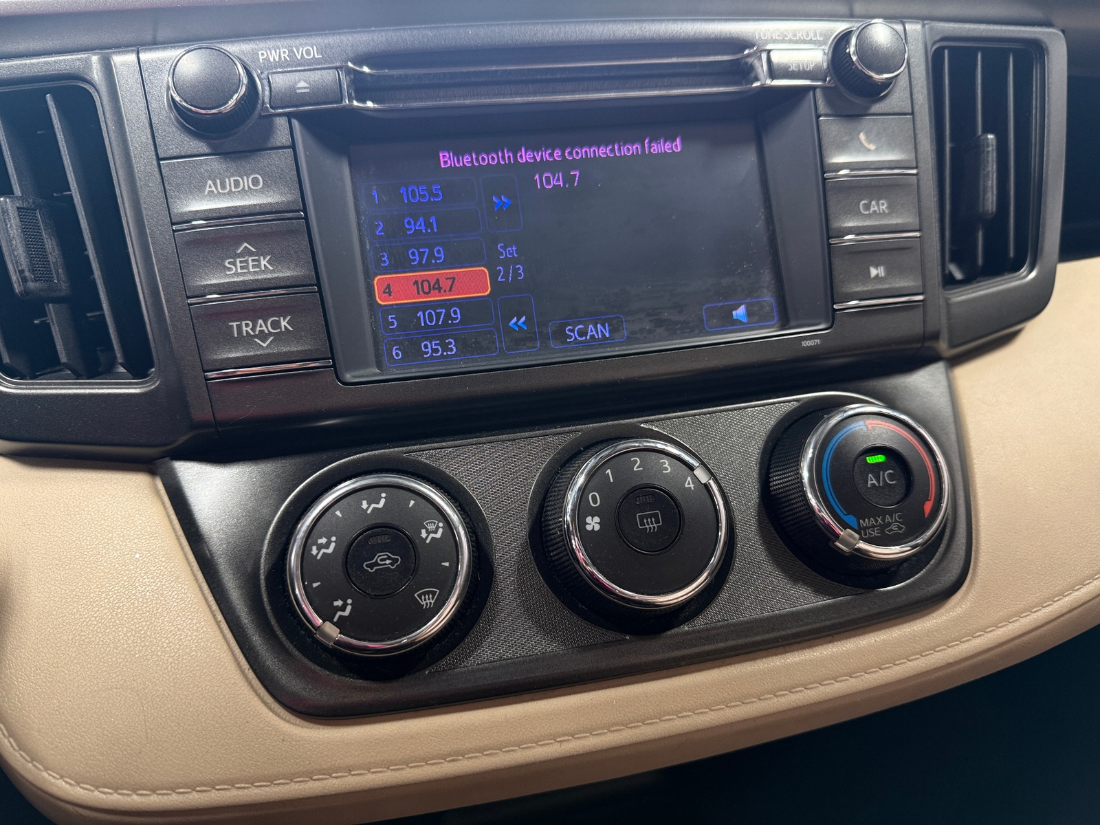 Thumbnail: 2013 Toyota RAV4 - 4