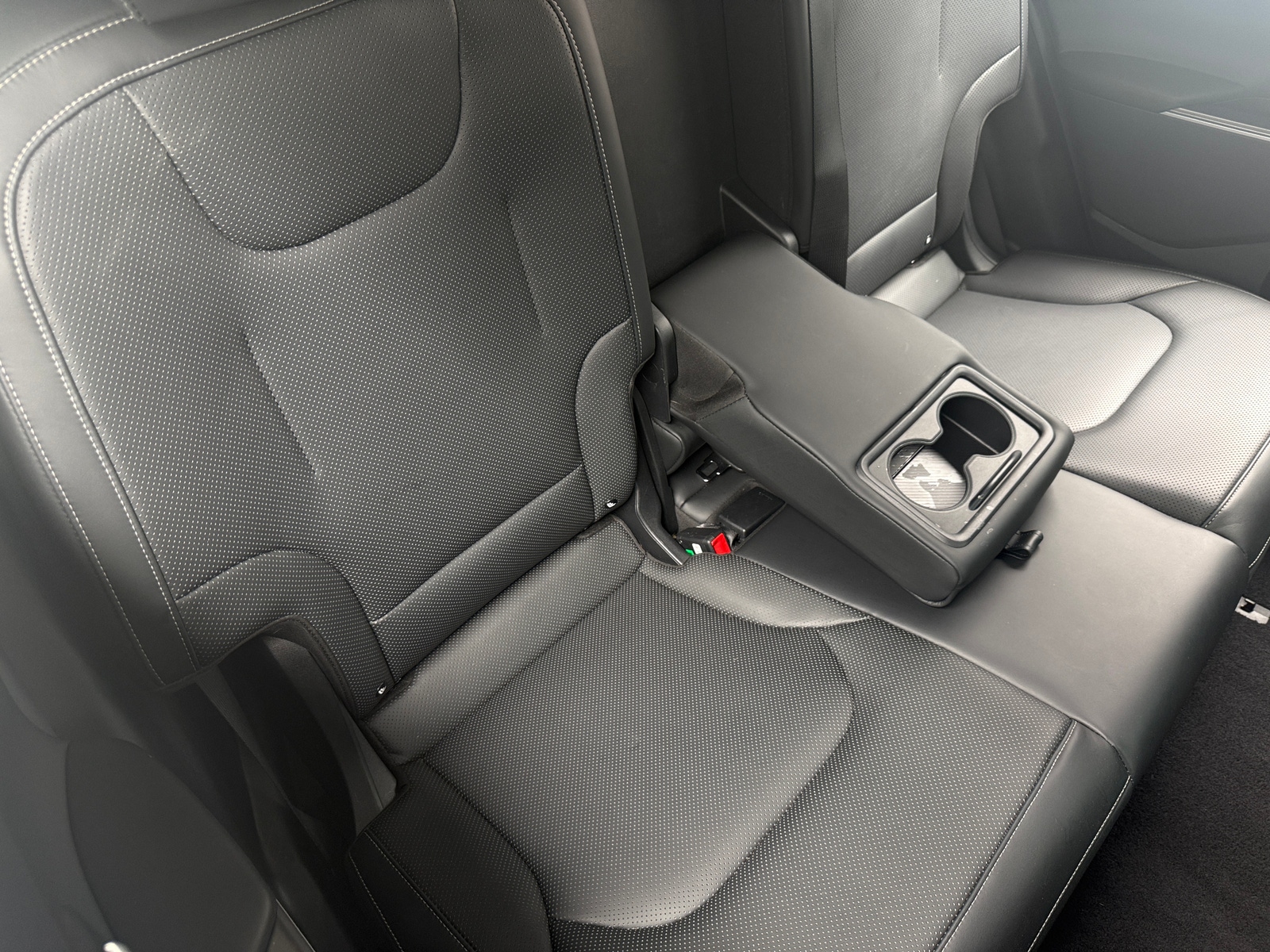 Thumbnail: 2022 Kia EV6 - 5
