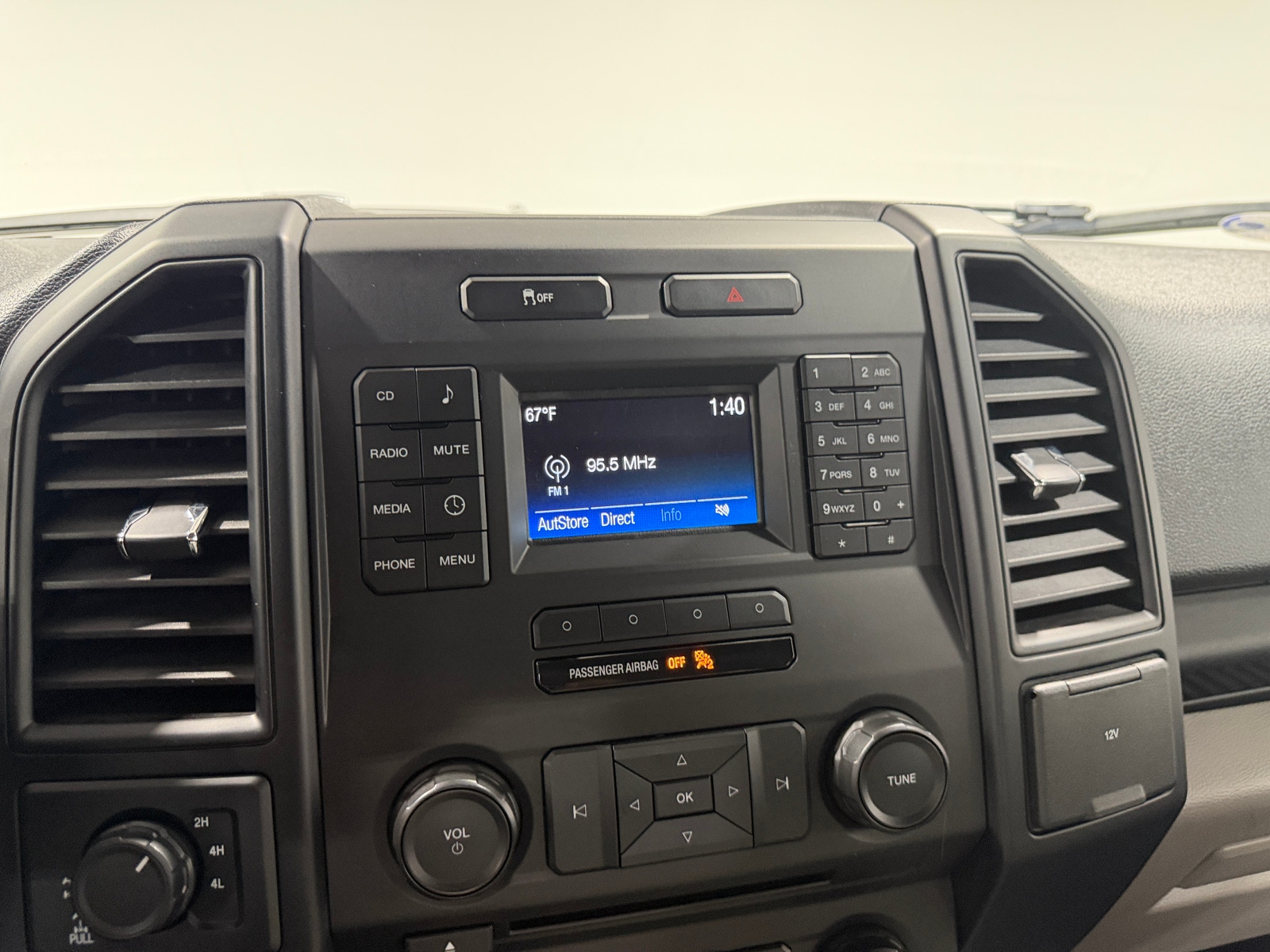 Thumbnail: 2016 Ford Econoline - 4