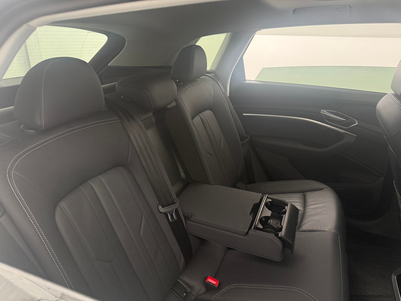 Thumbnail: 2021 Audi e-tron - 5