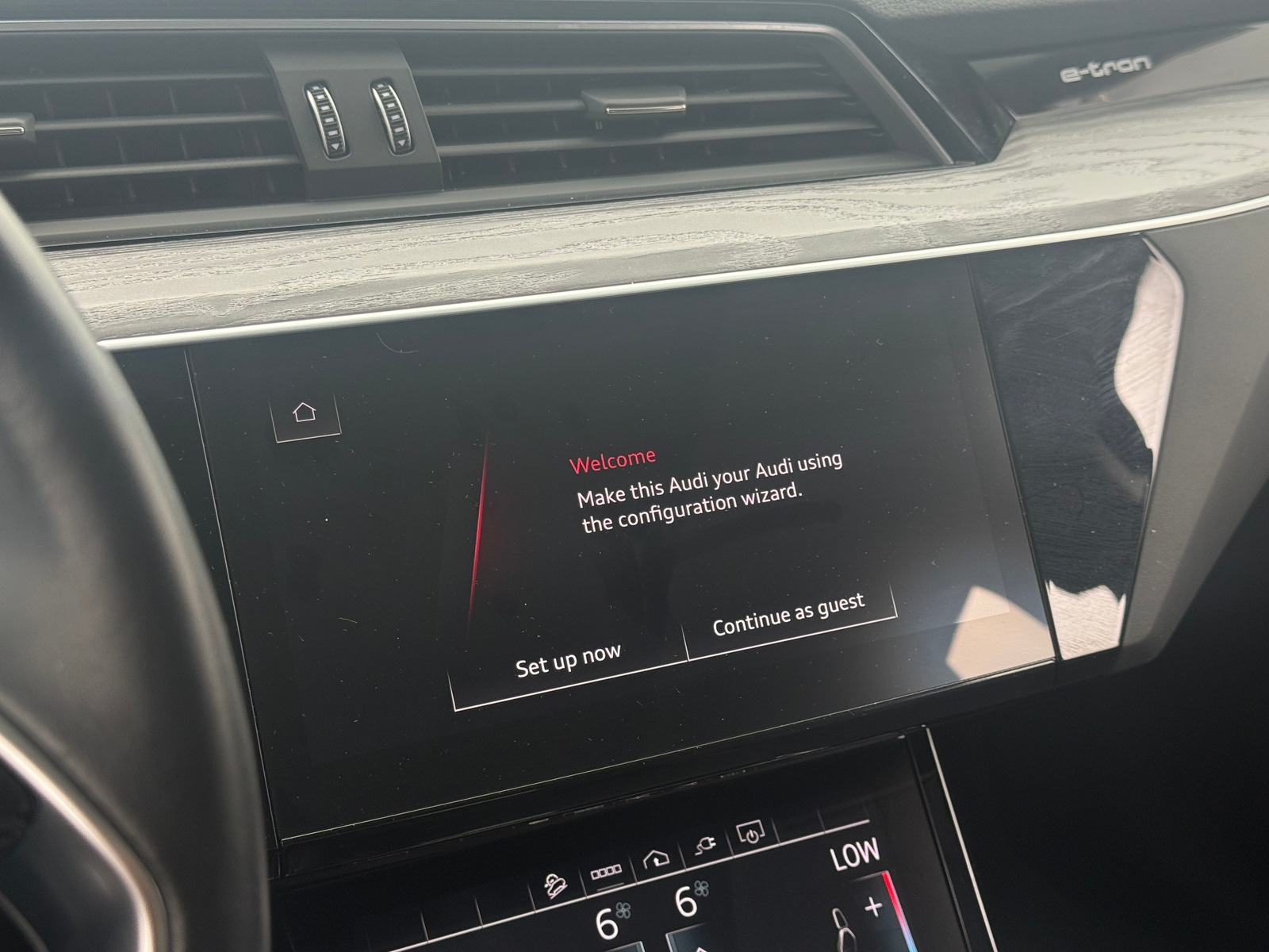 Thumbnail: 2021 Audi e-tron - 3