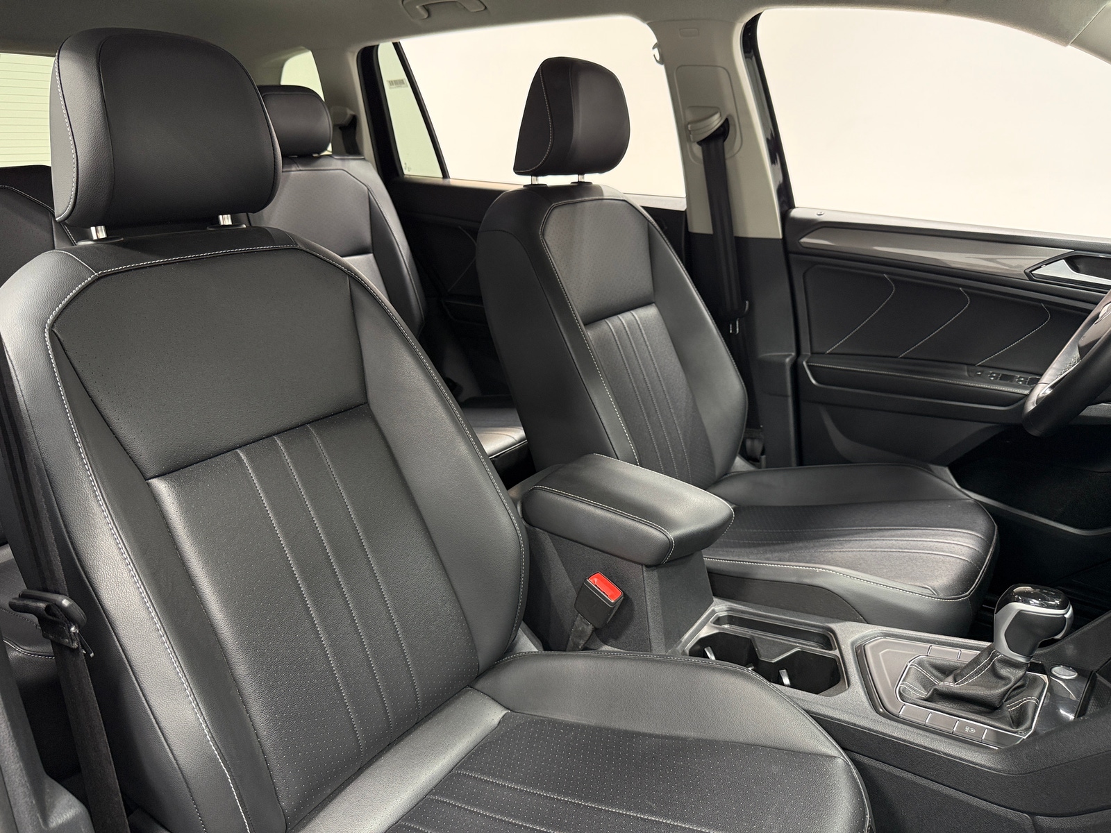 Thumbnail: 2024 Volkswagen Tiguan - 2