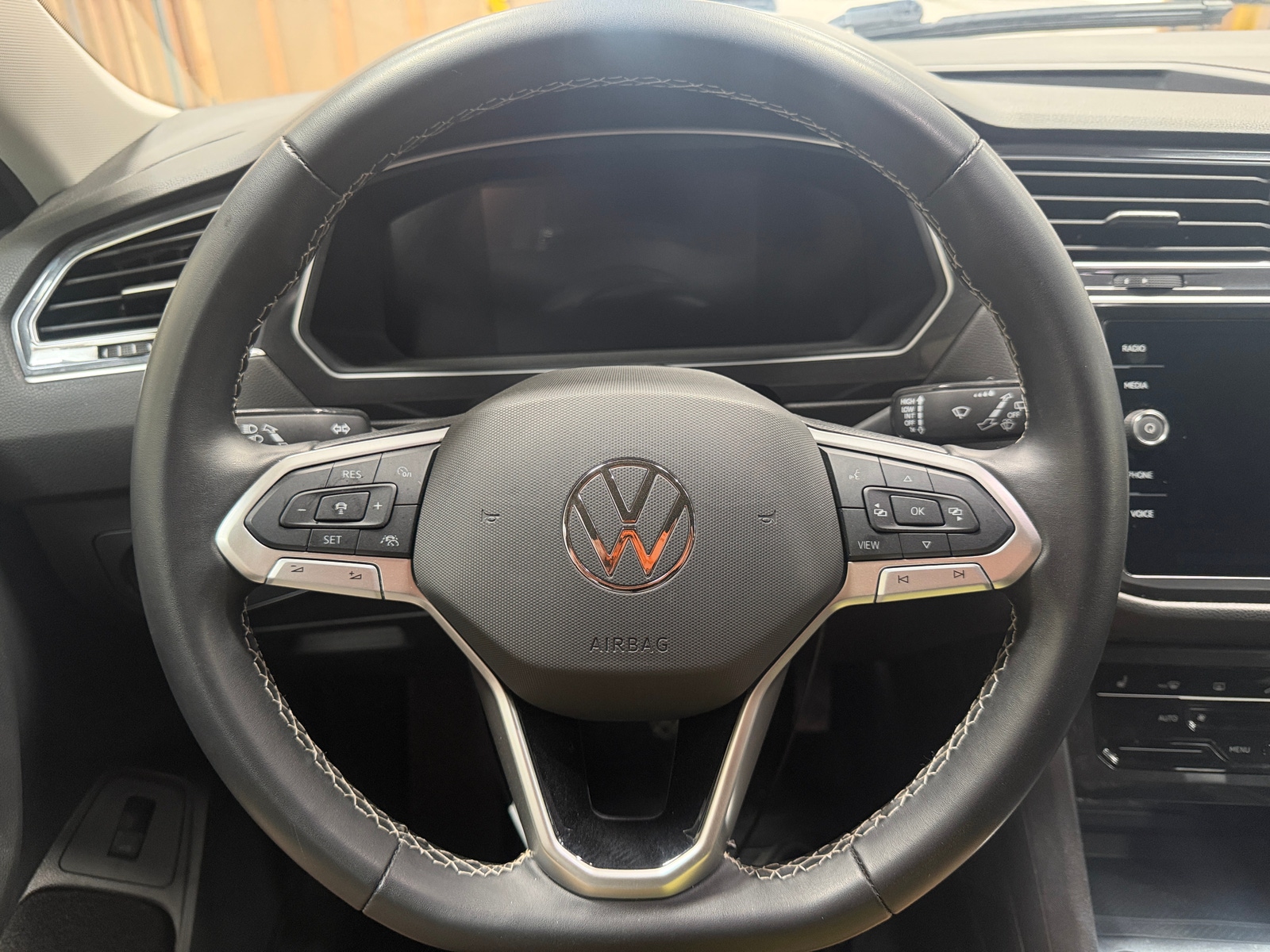 Thumbnail: 2024 Volkswagen Tiguan - 5