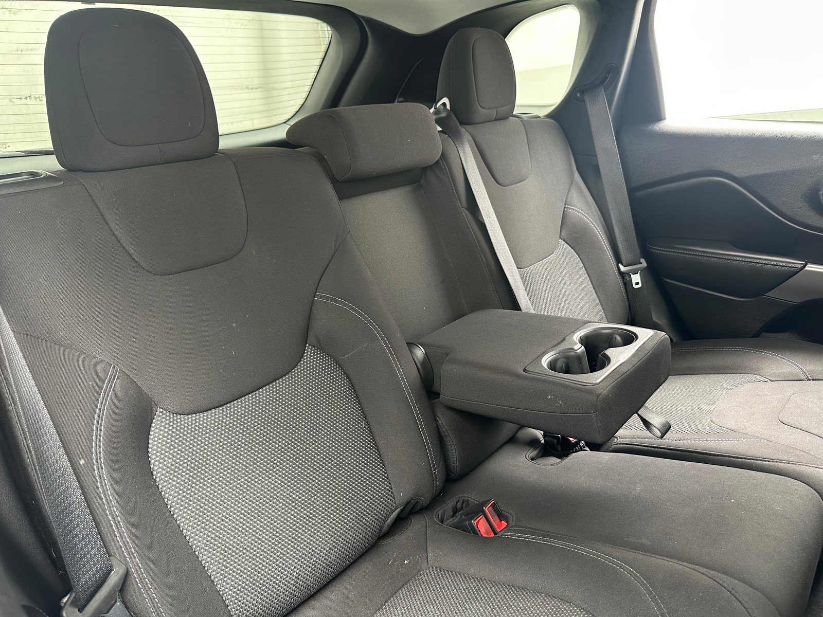 Thumbnail: 2020 Jeep Cherokee - 6