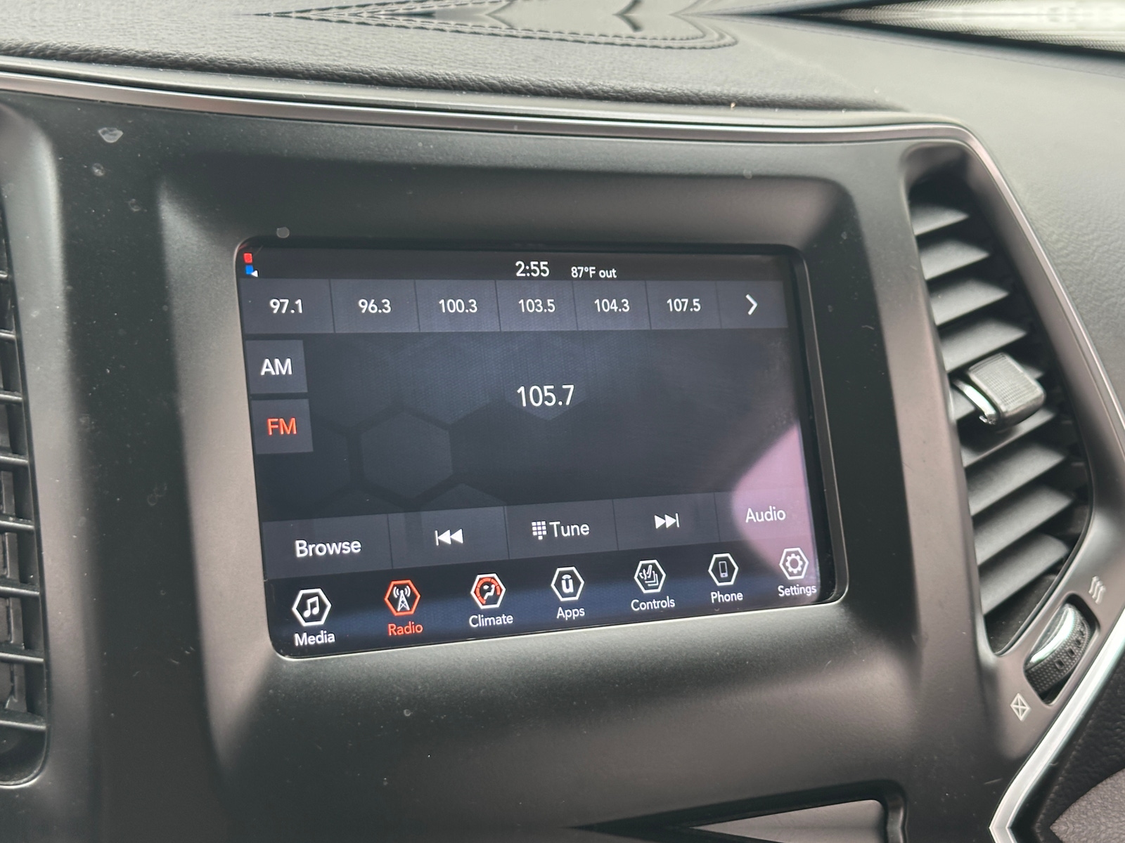 Thumbnail: 2020 Jeep Cherokee - 4