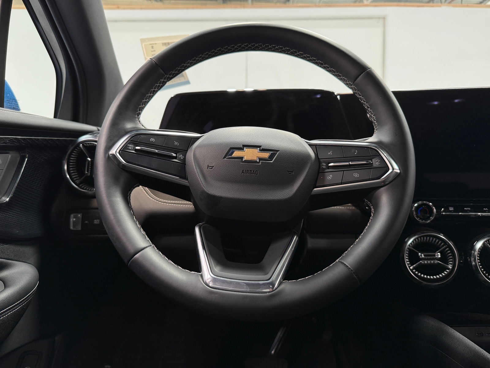 Thumbnail: 2024 Chevrolet Blazer EV - 4