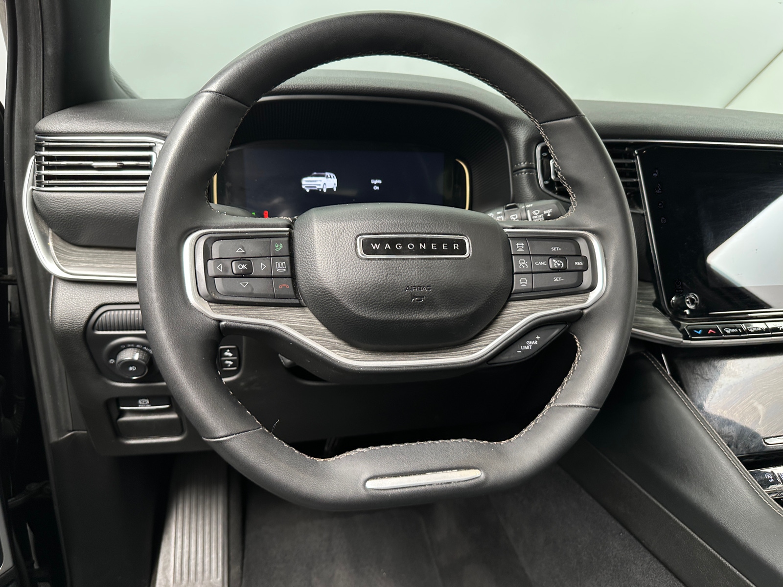 Thumbnail: 2024 Jeep Wagoneer - 4