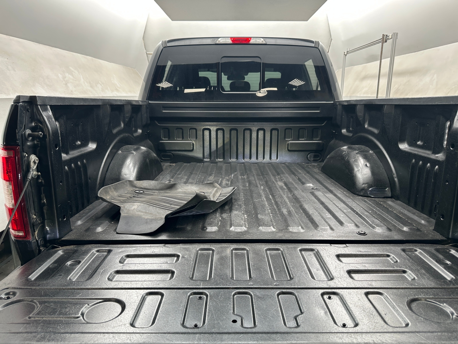 Thumbnail: 2019 Ford Econoline - 7