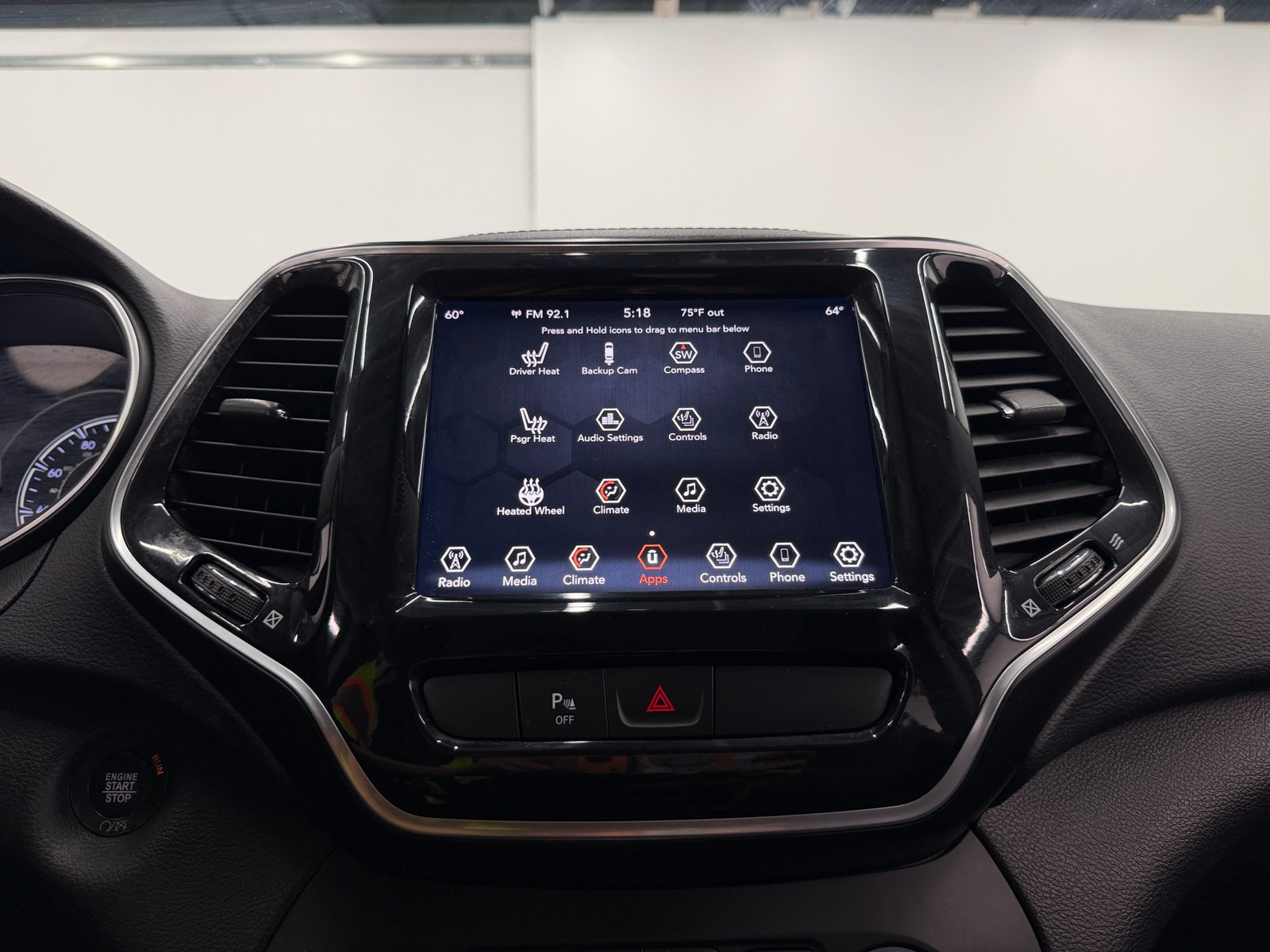 Thumbnail: 2019 Jeep Cherokee - 3