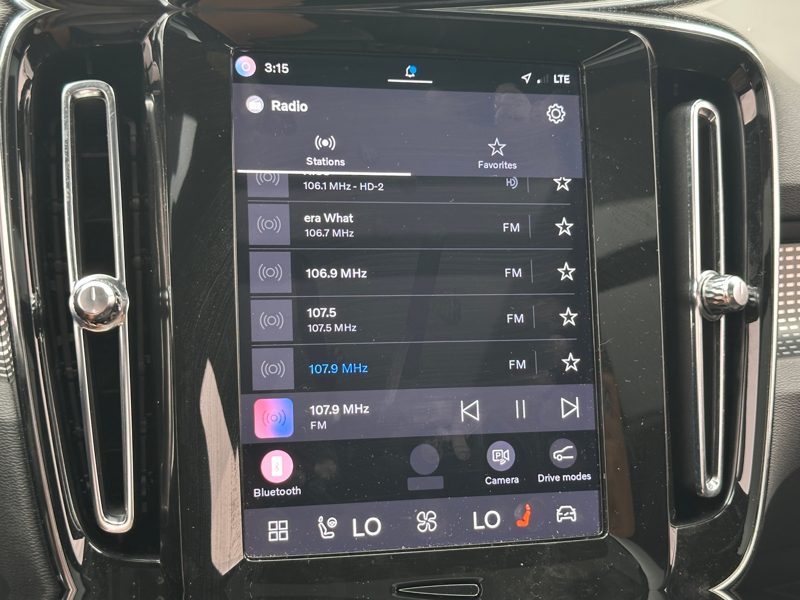 Thumbnail: 2025 Volvo XC40 - 4
