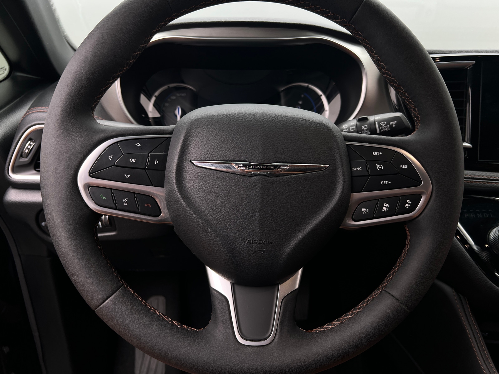 Thumbnail: 2025 Chrysler Pacifica - 4