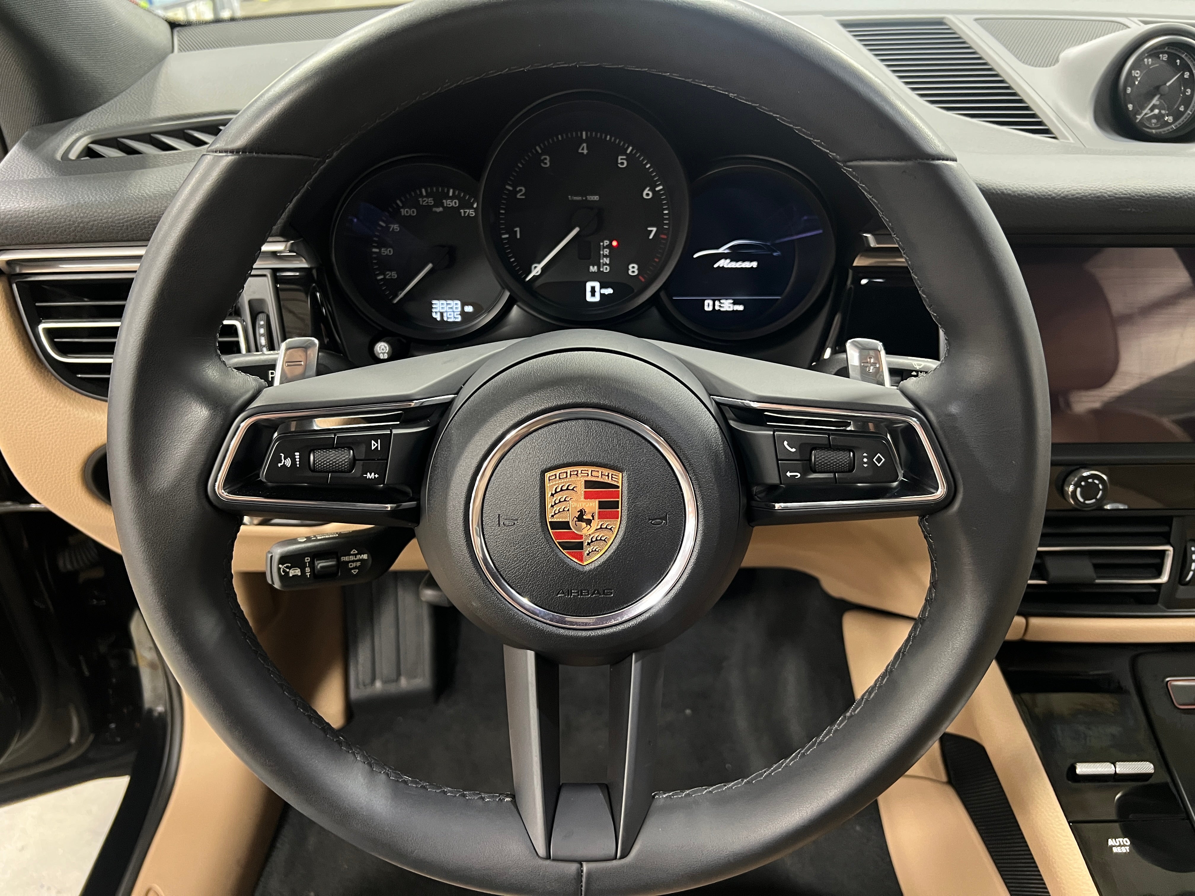 2025 Porsche Macan Base - Photo 8