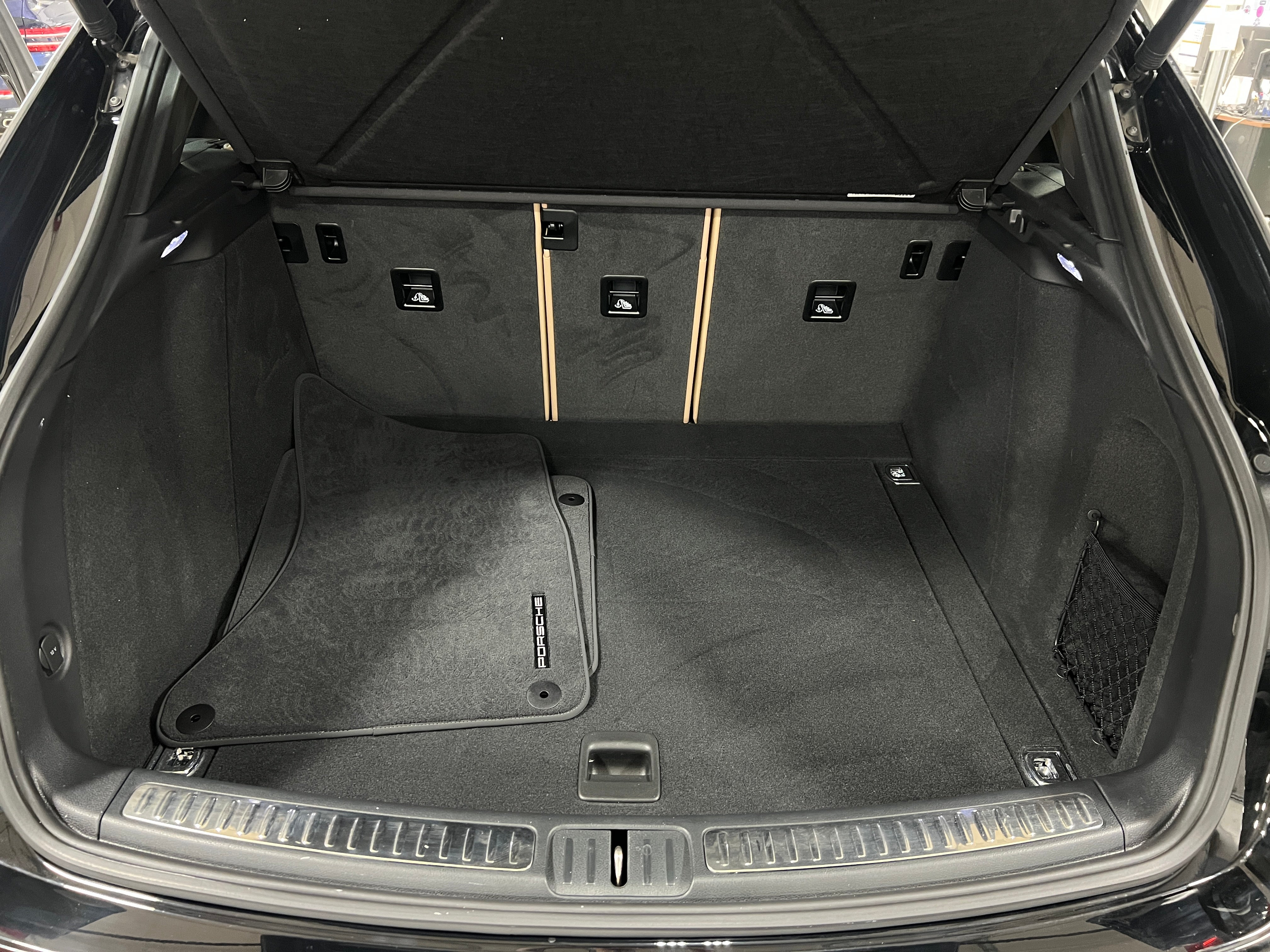 2025 Porsche Macan Base - Photo 7