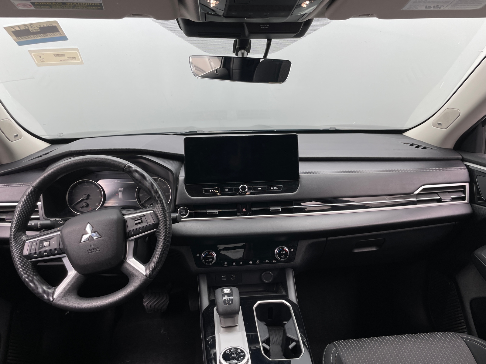 Thumbnail: 2025 Mitsubishi Outlander - 3