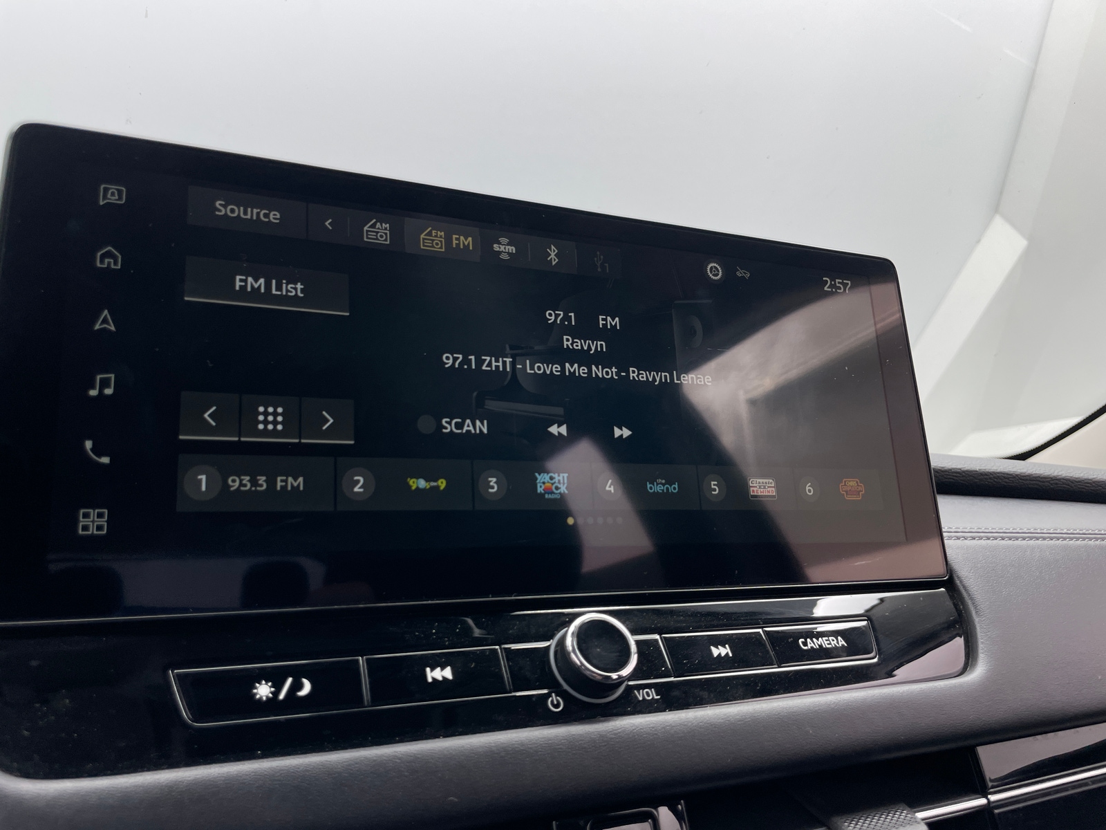 Thumbnail: 2025 Mitsubishi Outlander - 4