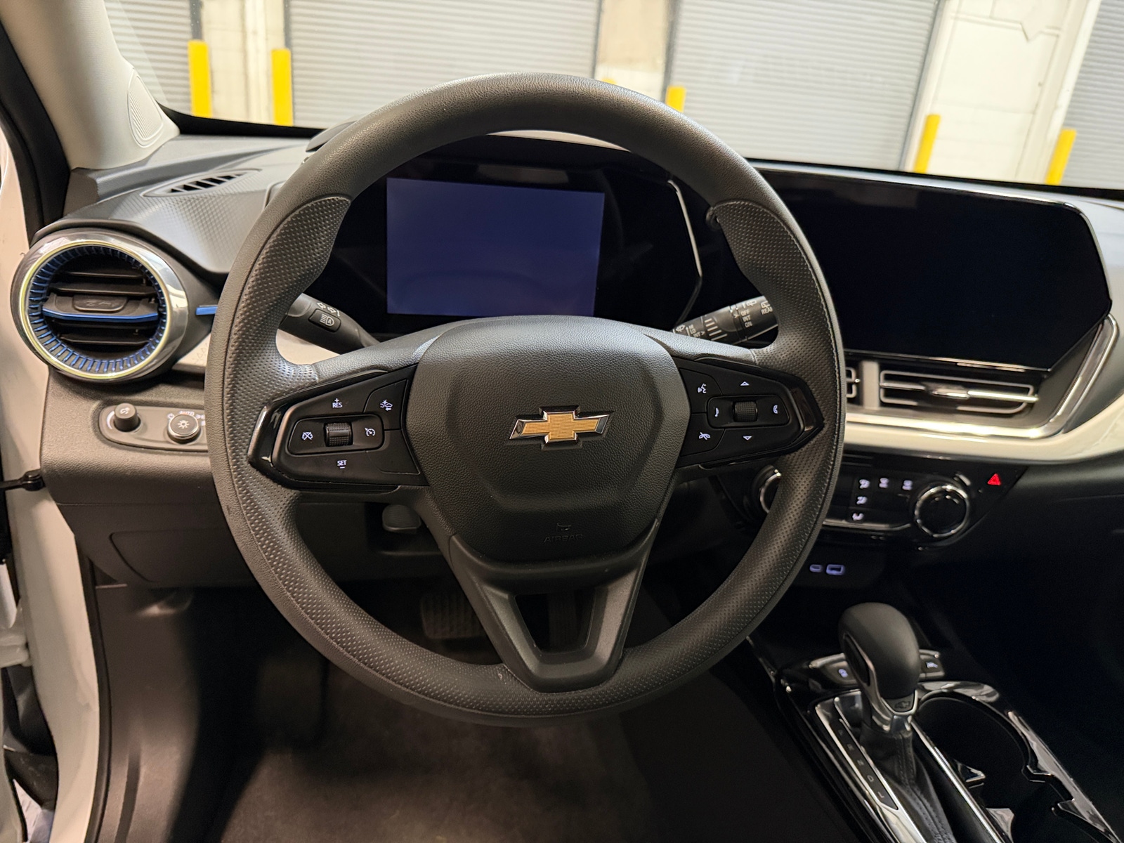 Thumbnail: 2025 Chevrolet Trax - 4