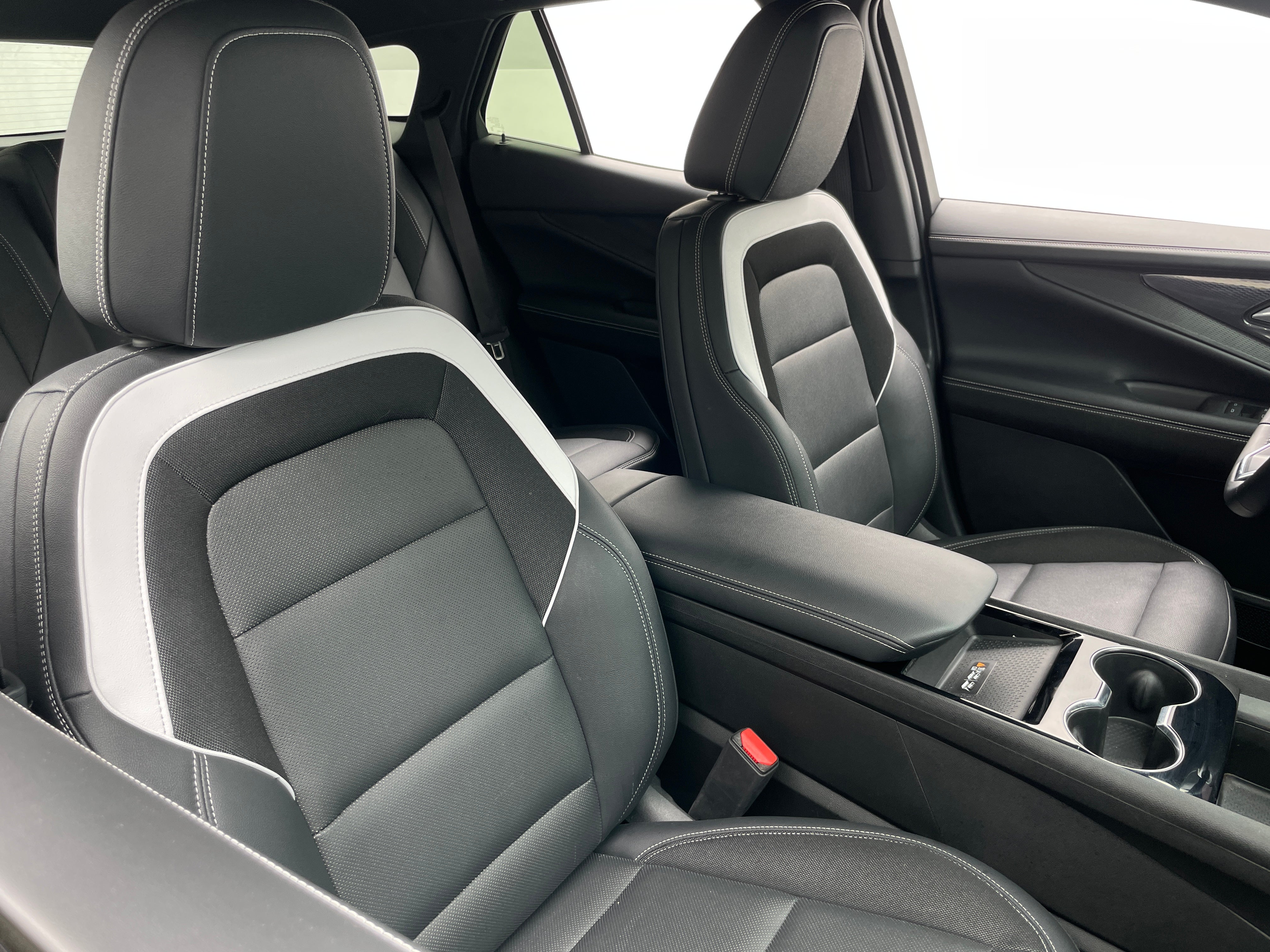 Used 2024 Chevrolet Blazer EV LT with VIN 3GNKDBRJ9RS249236 for sale in Auburn, WA