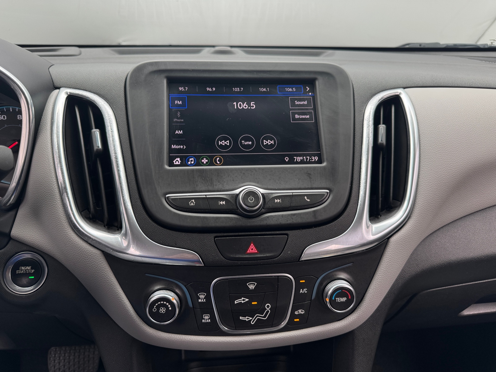 Thumbnail: 2020 Chevrolet Equinox - 4