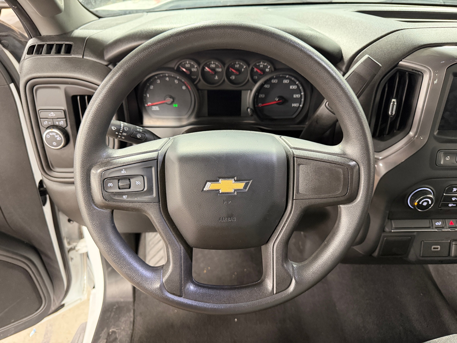 Thumbnail: 2020 Chevrolet Silverado 1500 - 5