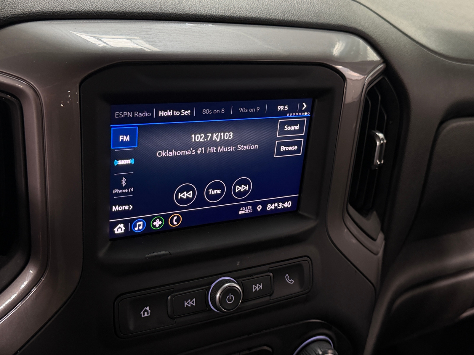 Thumbnail: 2020 Chevrolet Silverado 1500 - 4