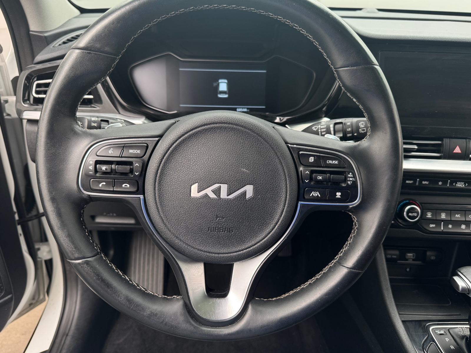 Thumbnail: 2022 Kia Niro - 4